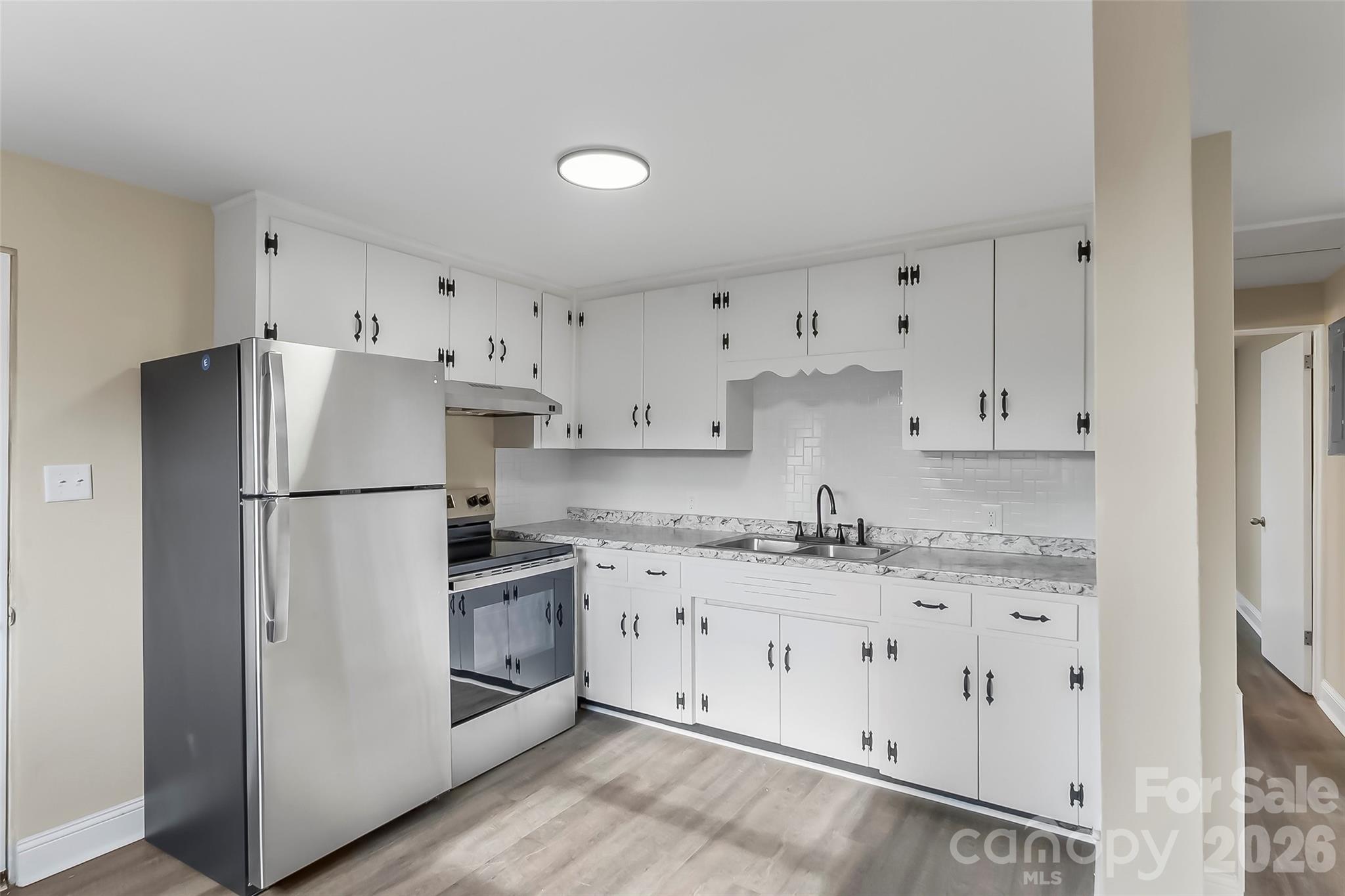 902 & 904 8th Avenue SW