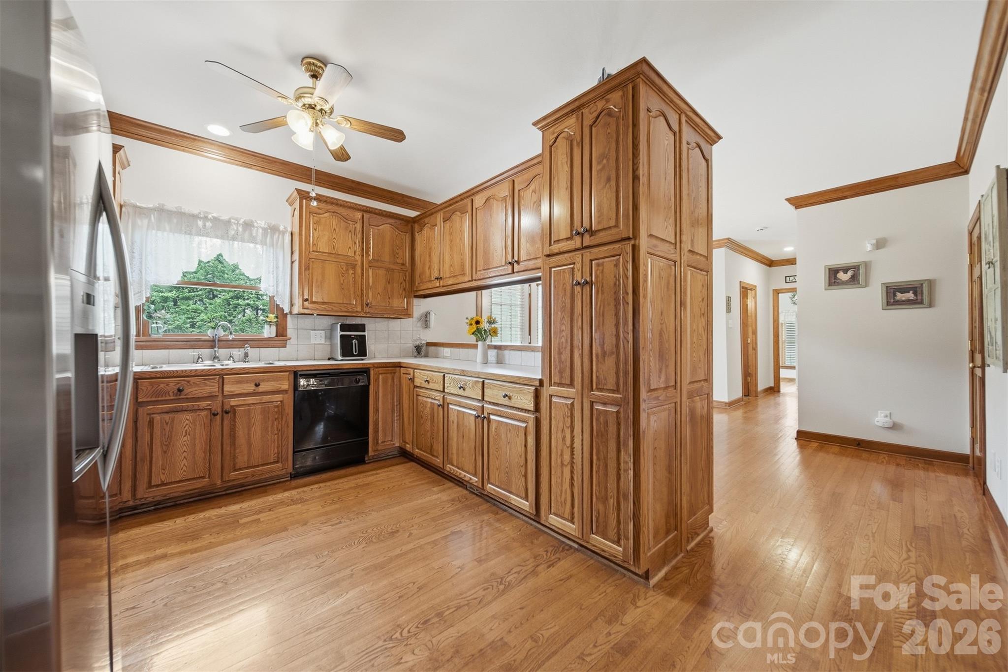 3330 Shamrock Heights