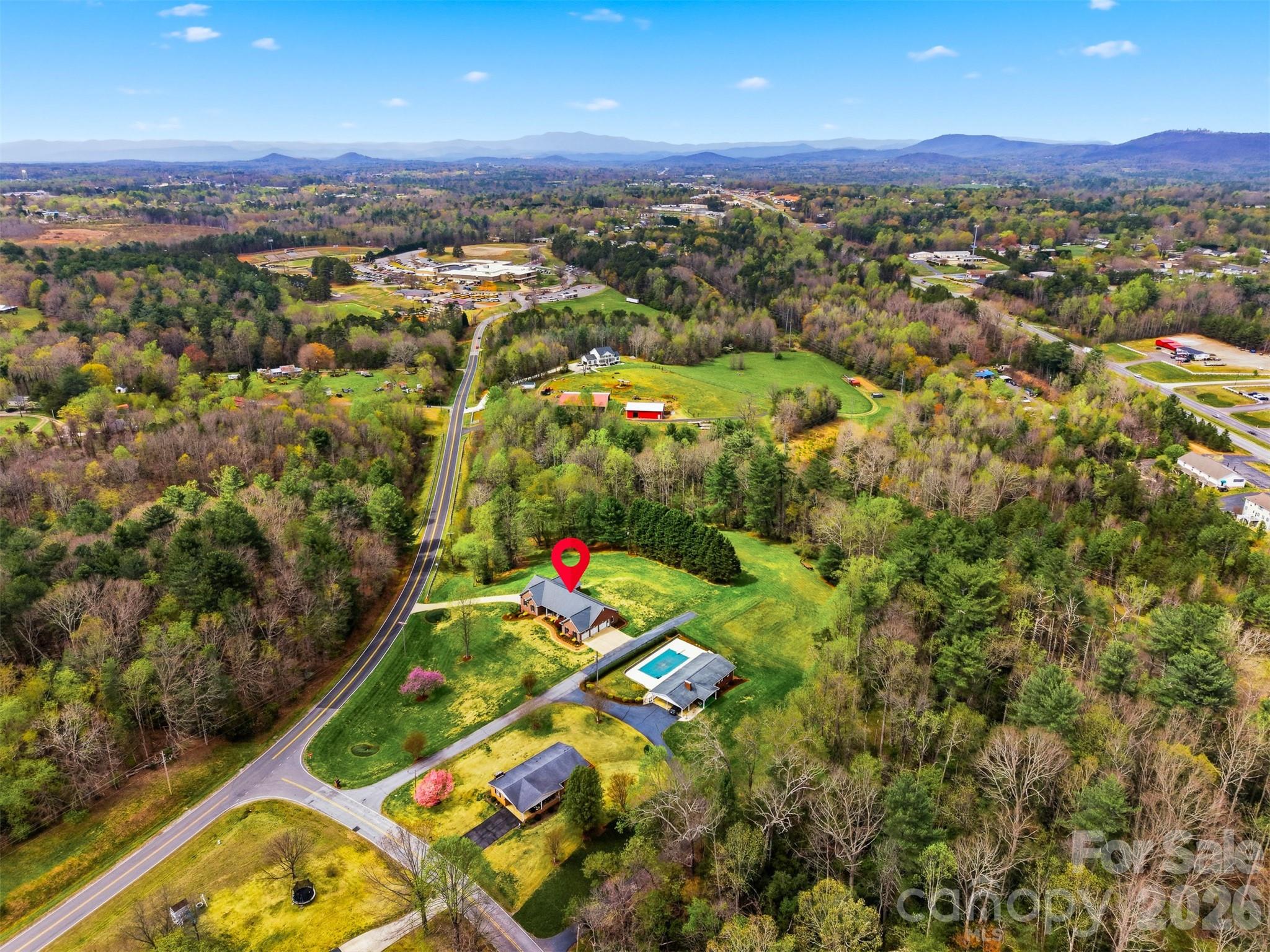 3330 Shamrock Heights