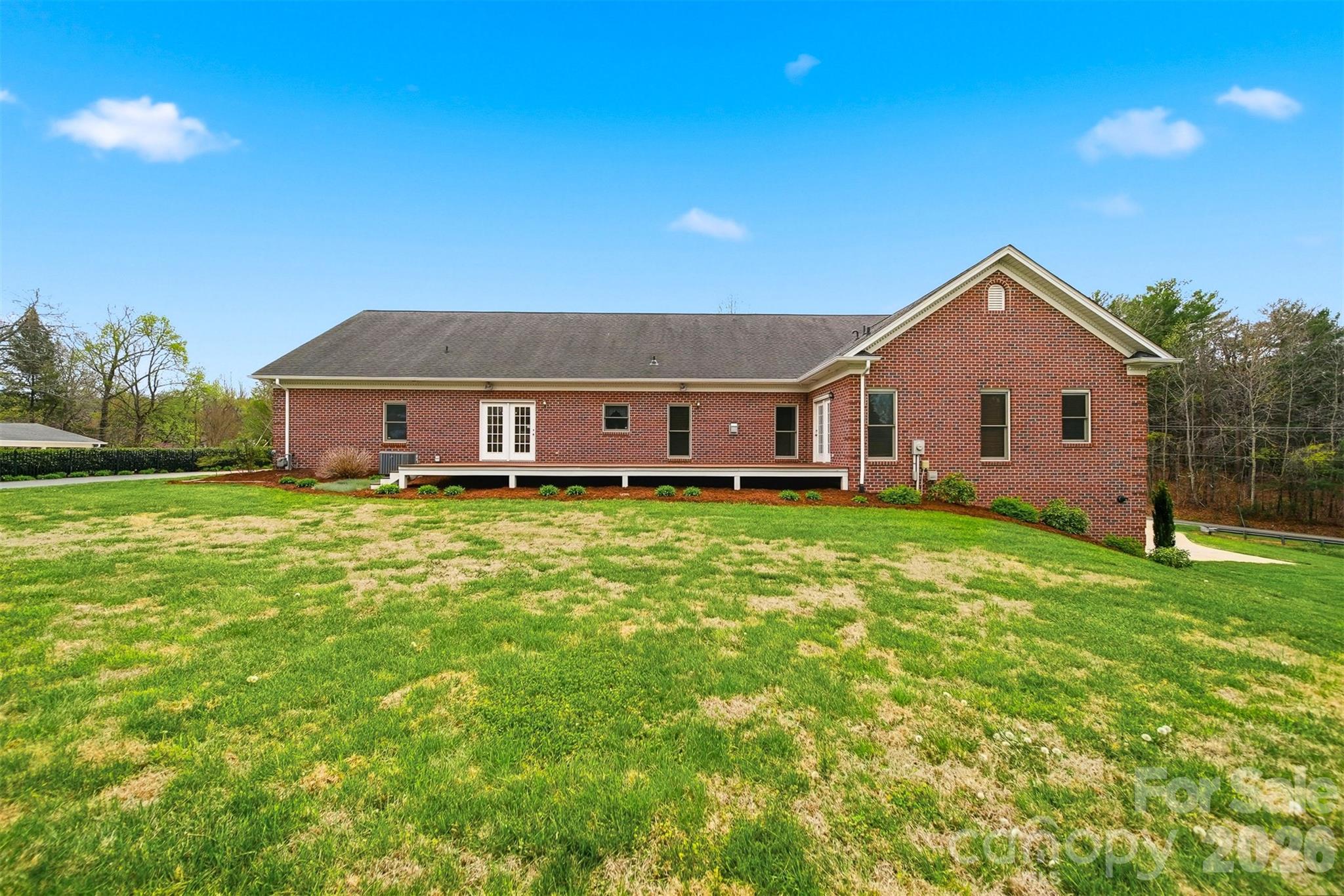 3330 Shamrock Heights