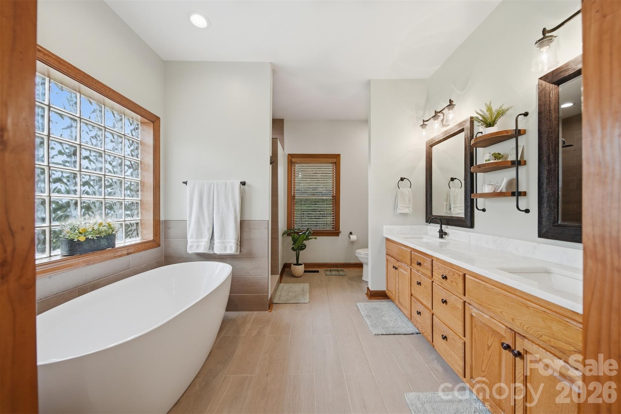 3330 Shamrock Heights