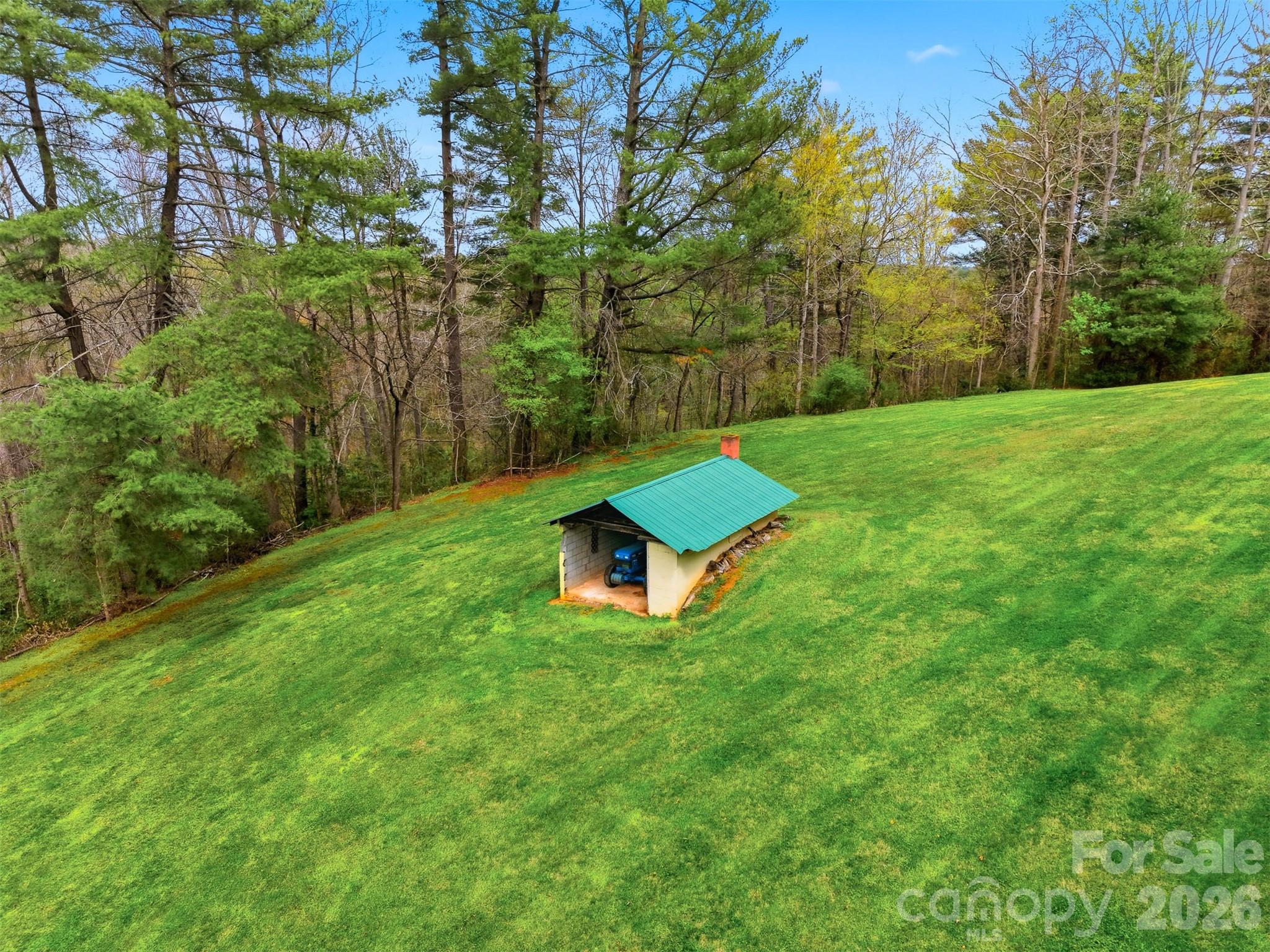 3330 Shamrock Heights
