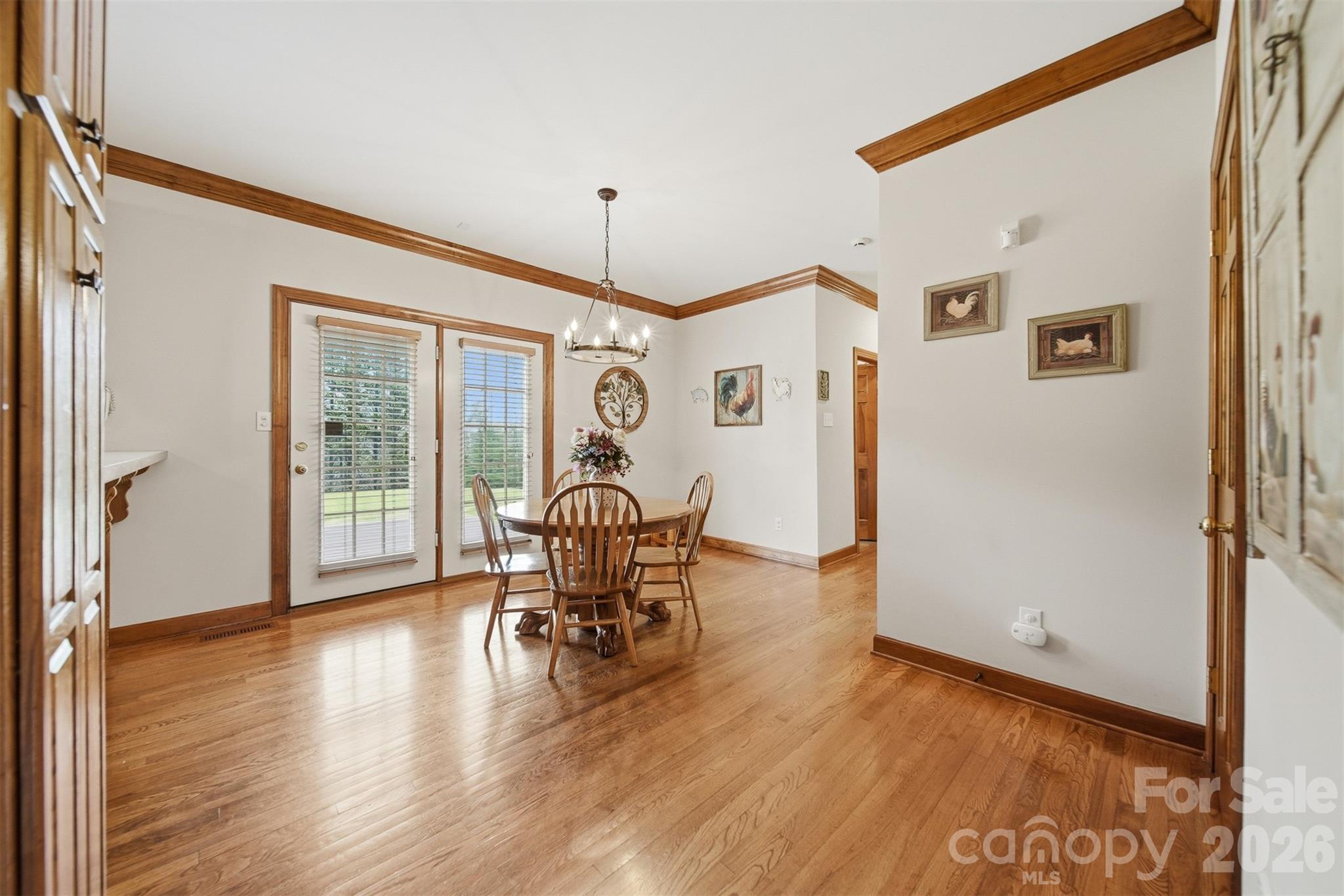 3330 Shamrock Heights