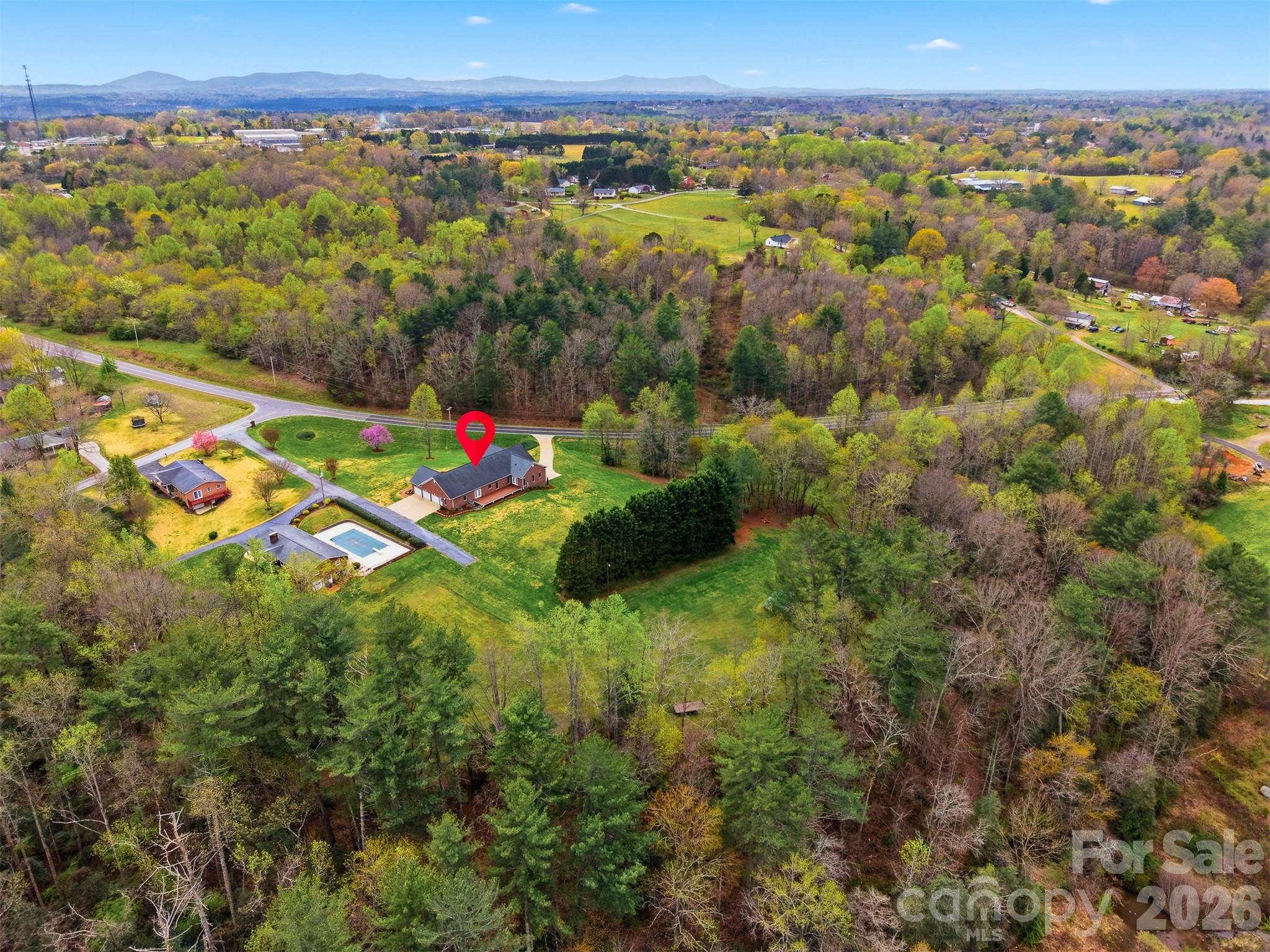 3330 Shamrock Heights