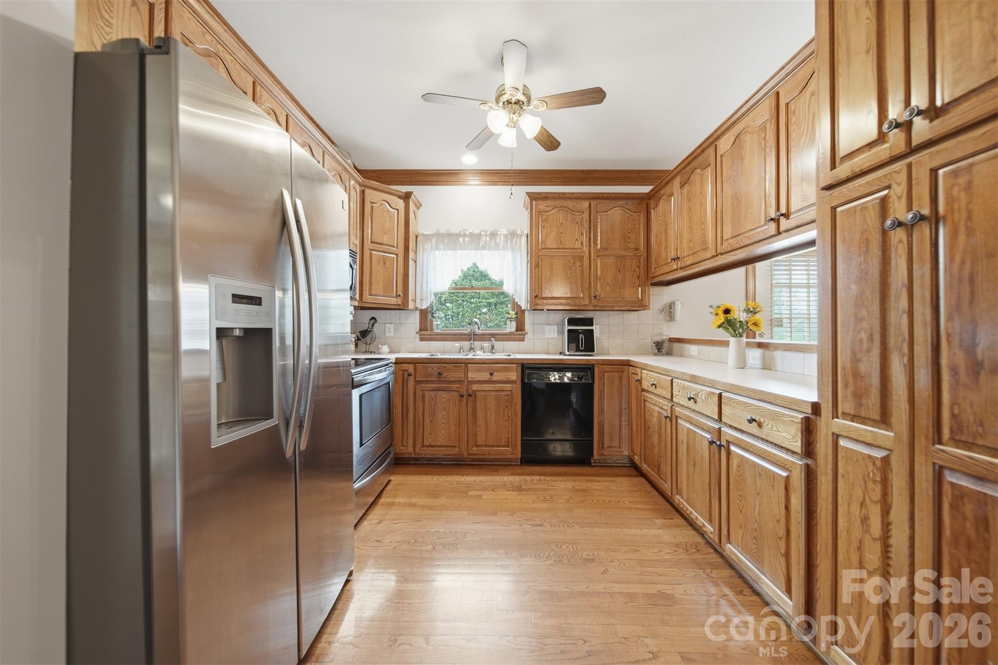 3330 Shamrock Heights