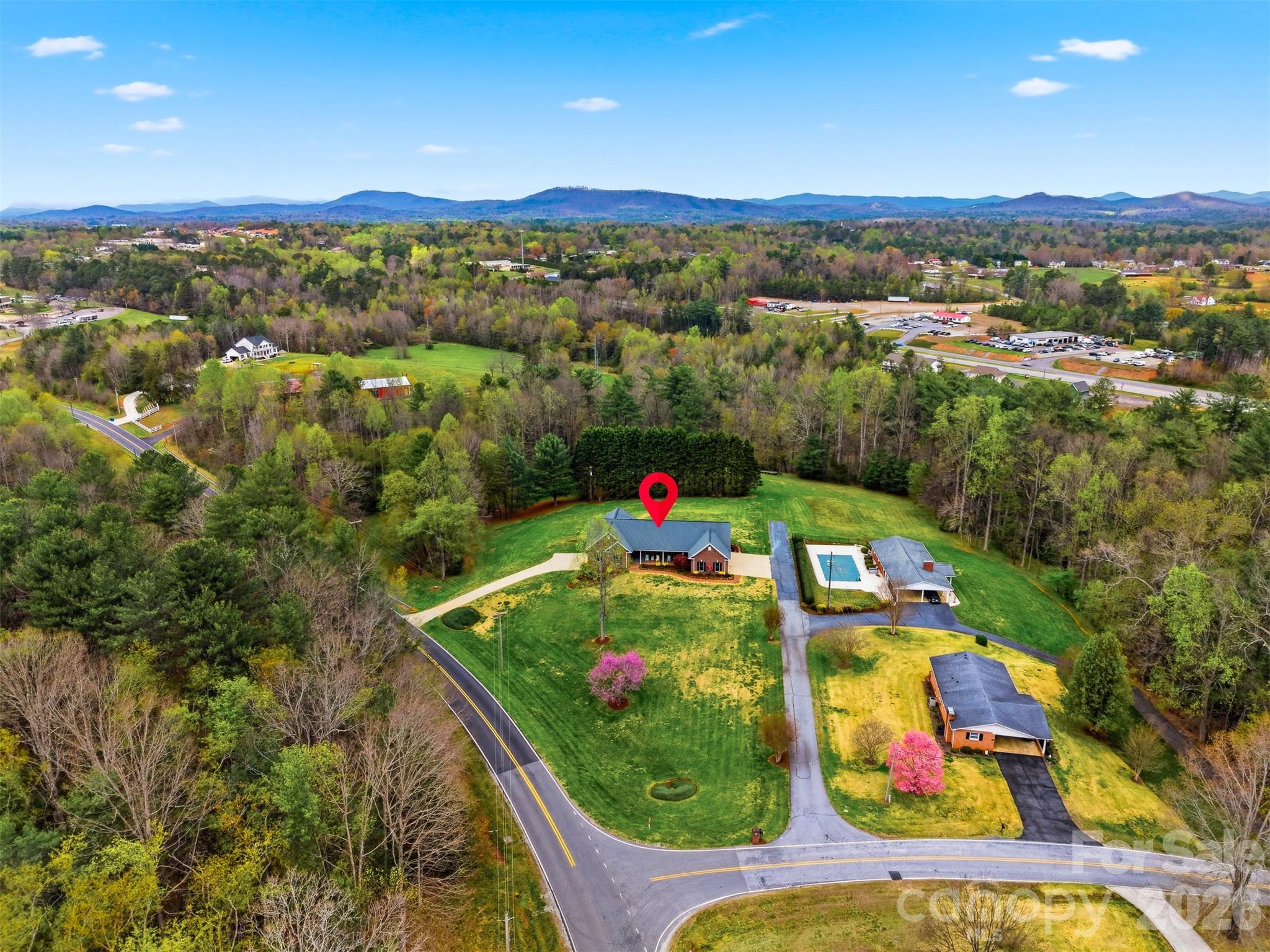 3330 Shamrock Heights