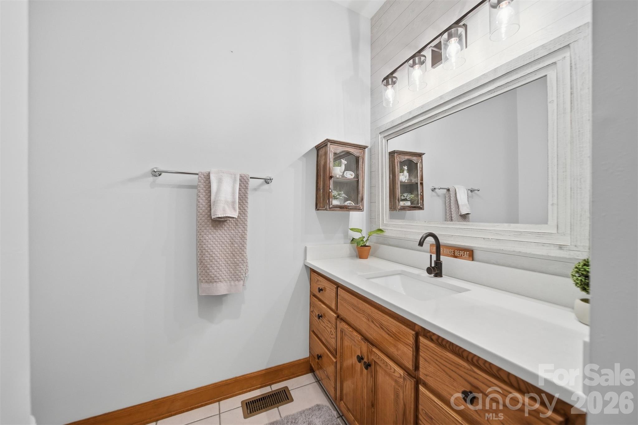 3330 Shamrock Heights