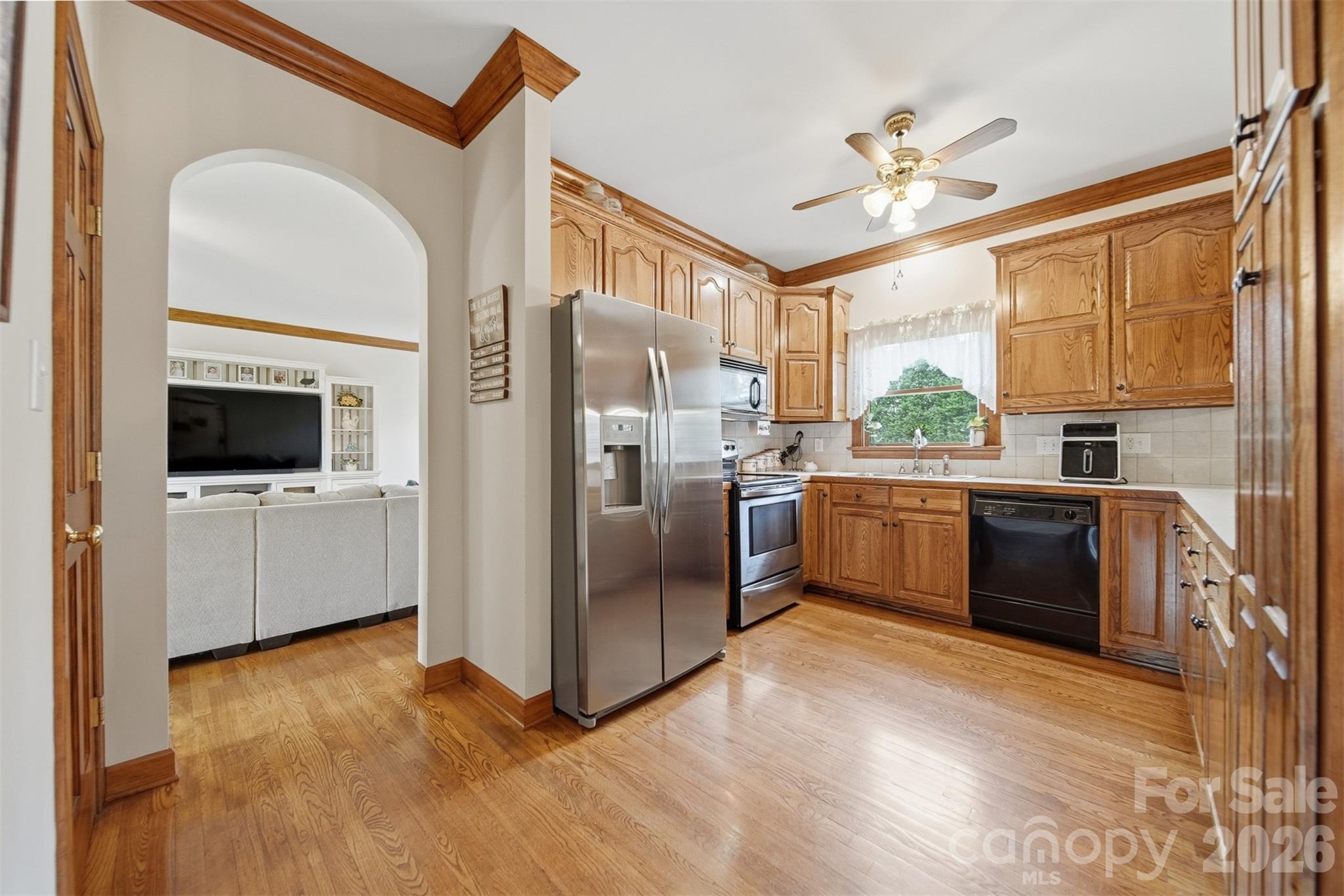 3330 Shamrock Heights