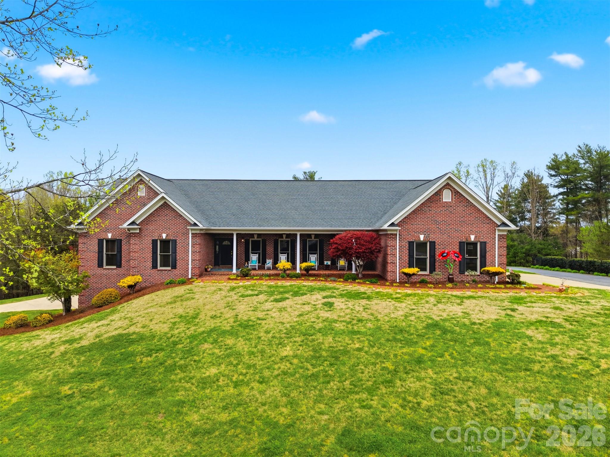 3330 Shamrock Heights