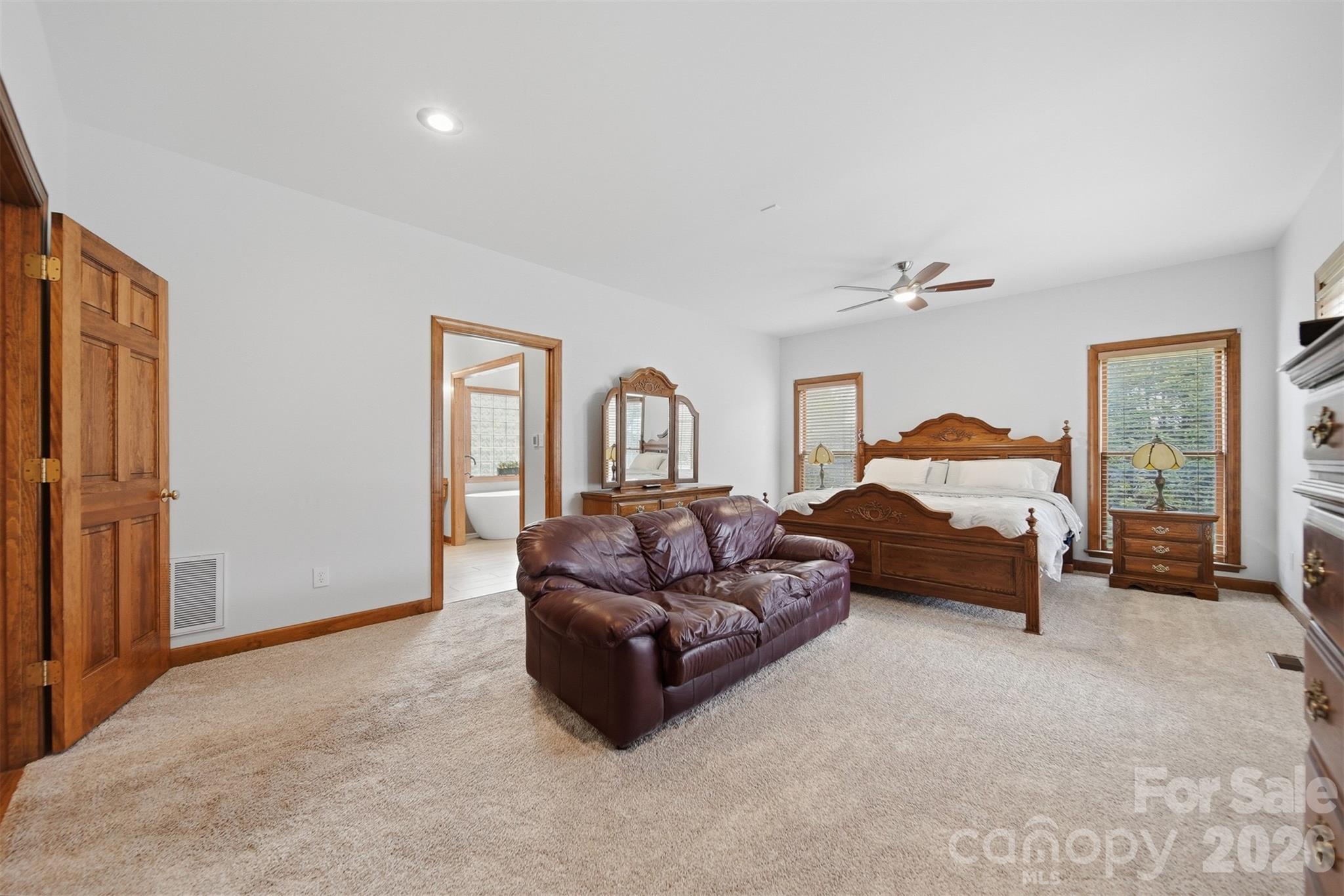 3330 Shamrock Heights