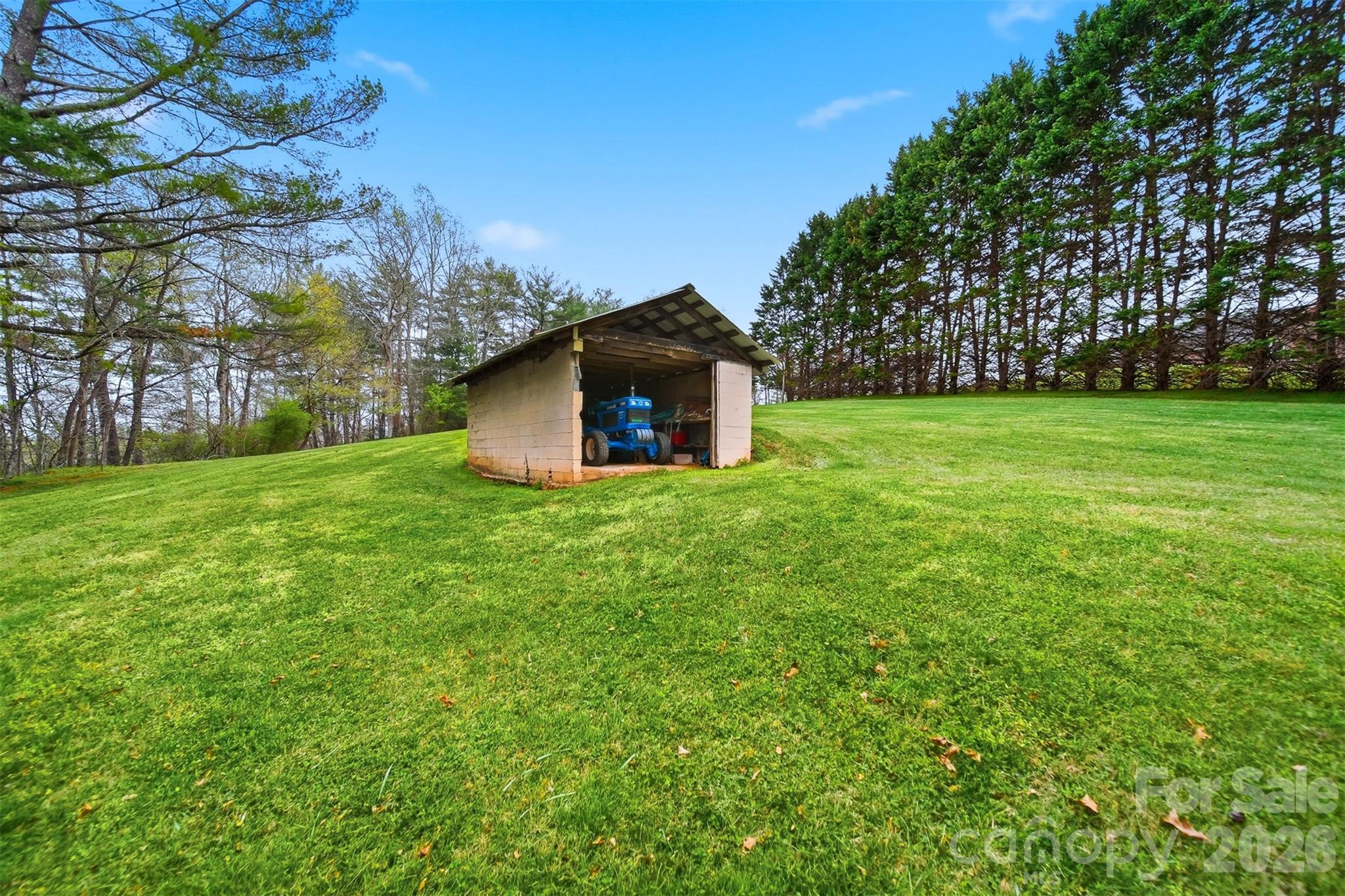 3330 Shamrock Heights