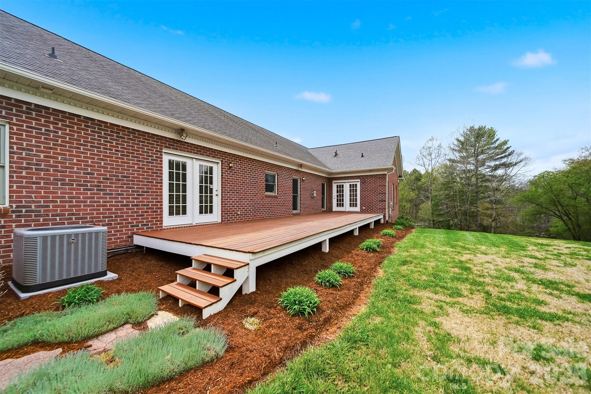 3330 Shamrock Heights