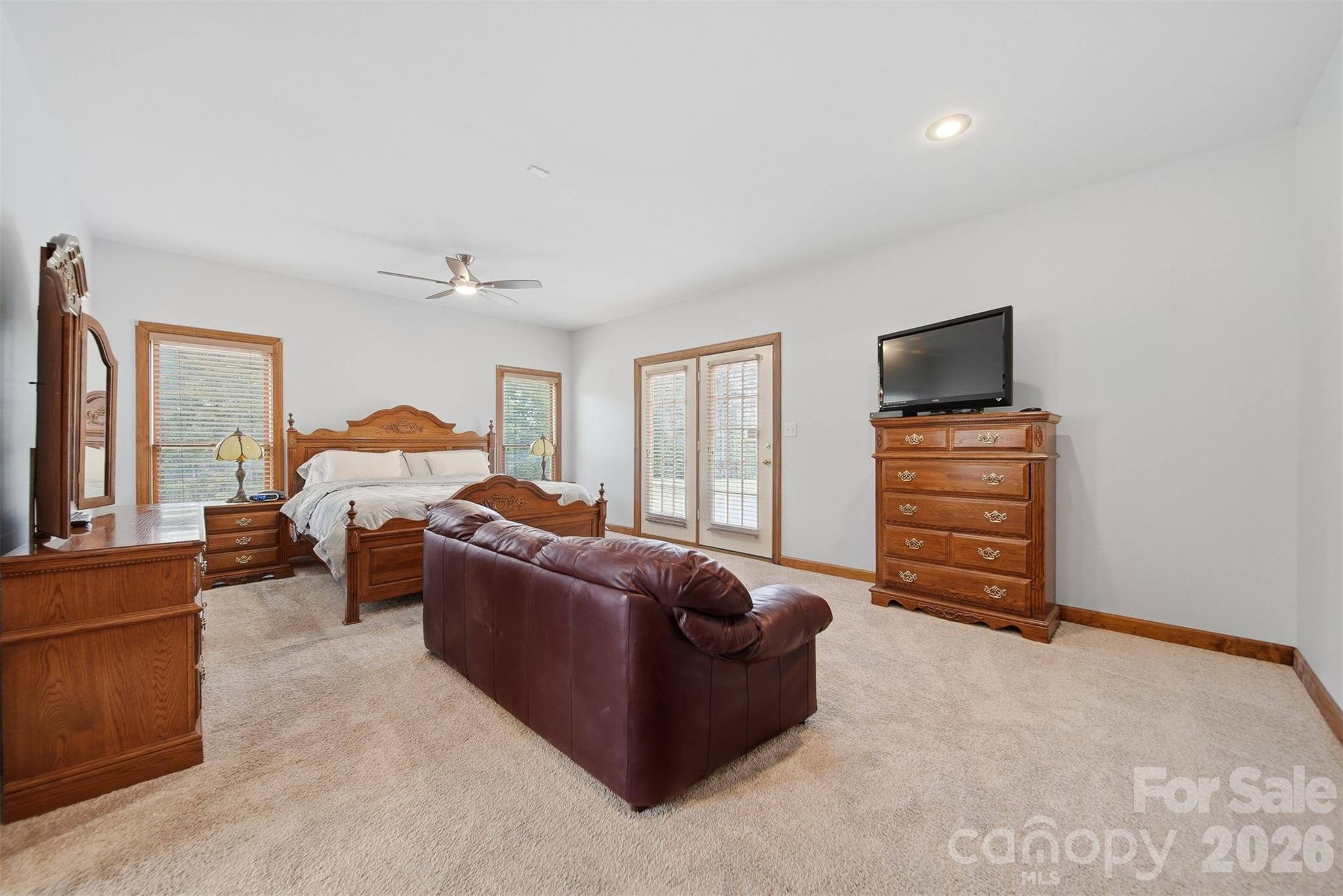 3330 Shamrock Heights