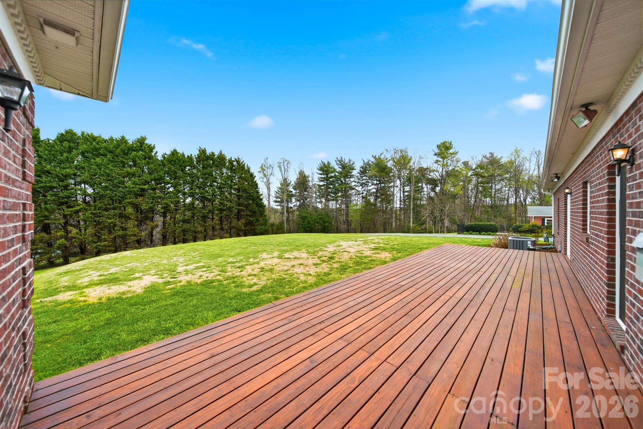 3330 Shamrock Heights