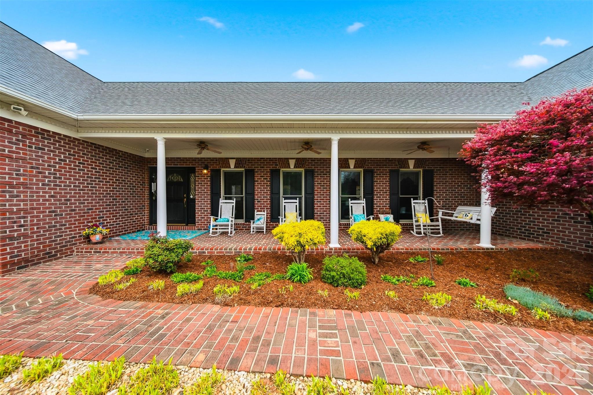 3330 Shamrock Heights