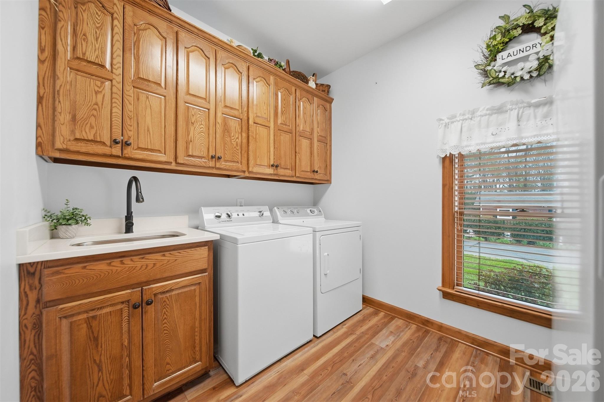 3330 Shamrock Heights