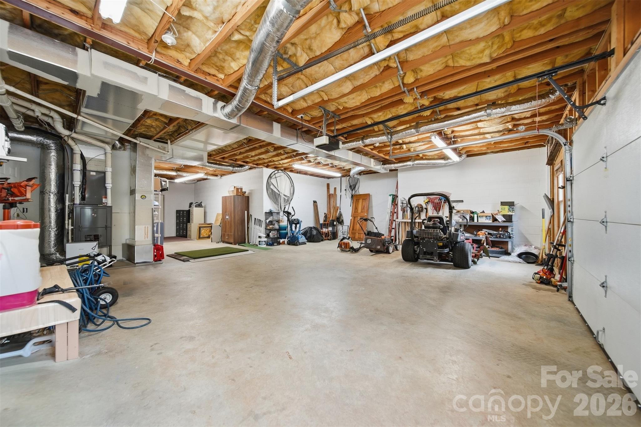 3330 Shamrock Heights