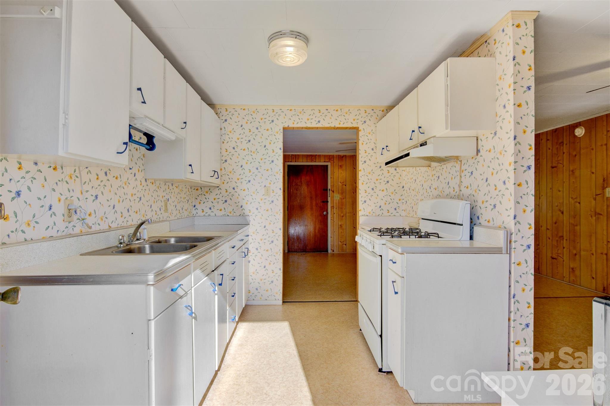 24 W Berkley Street