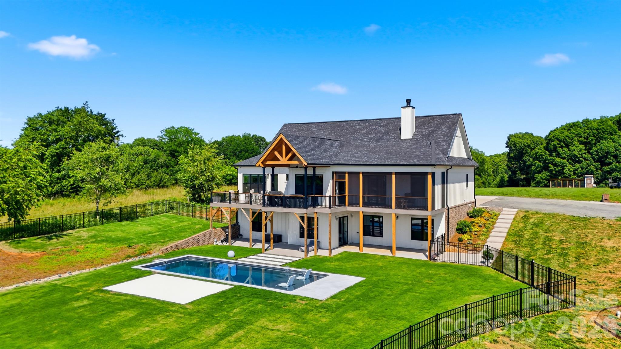 2322 Moss Farm Road