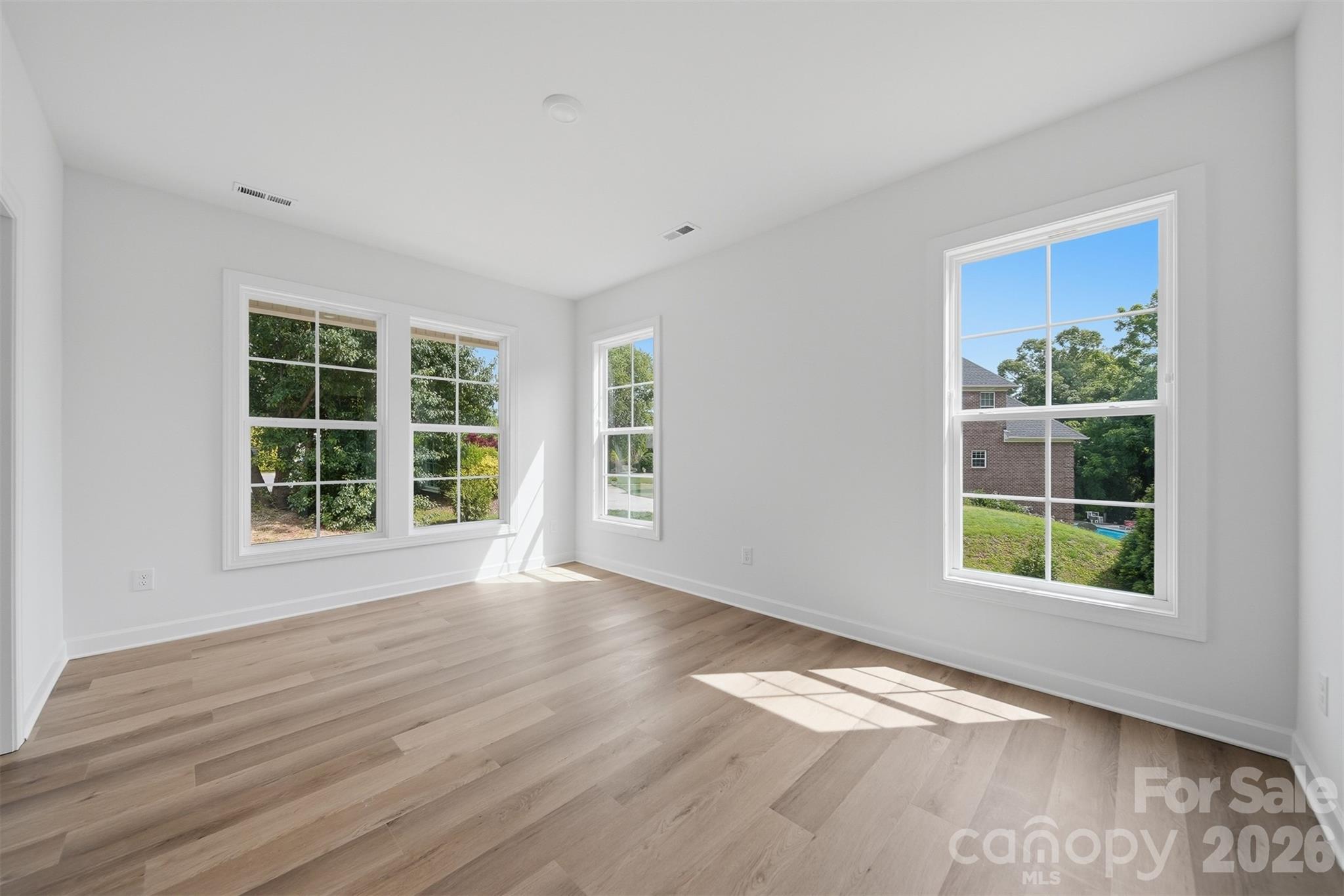 1147 10th Street Lane NW