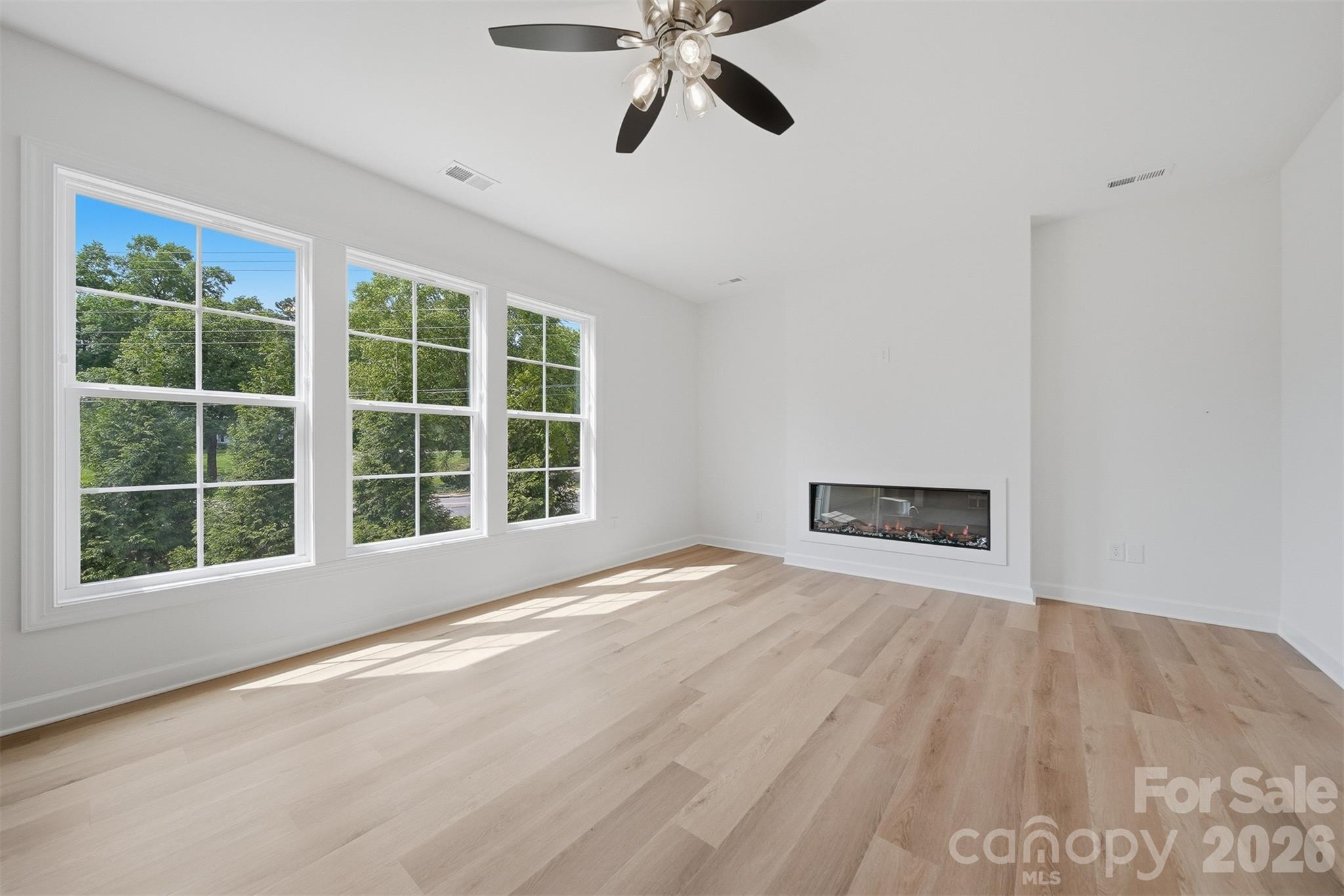 1147 10th Street Lane NW