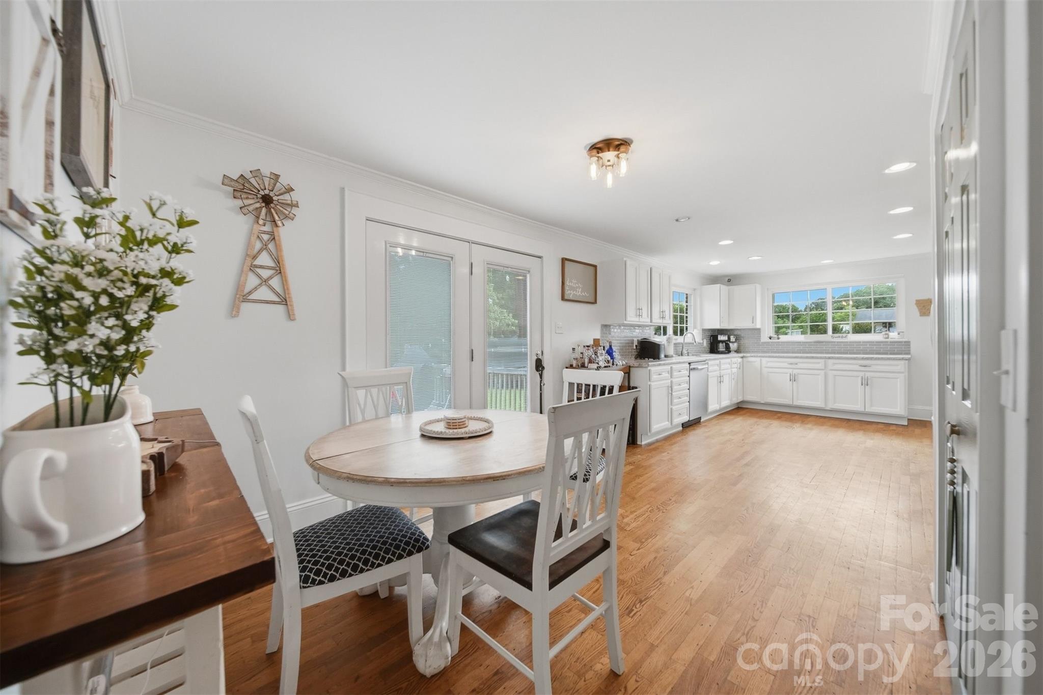 3526 16th Street NE