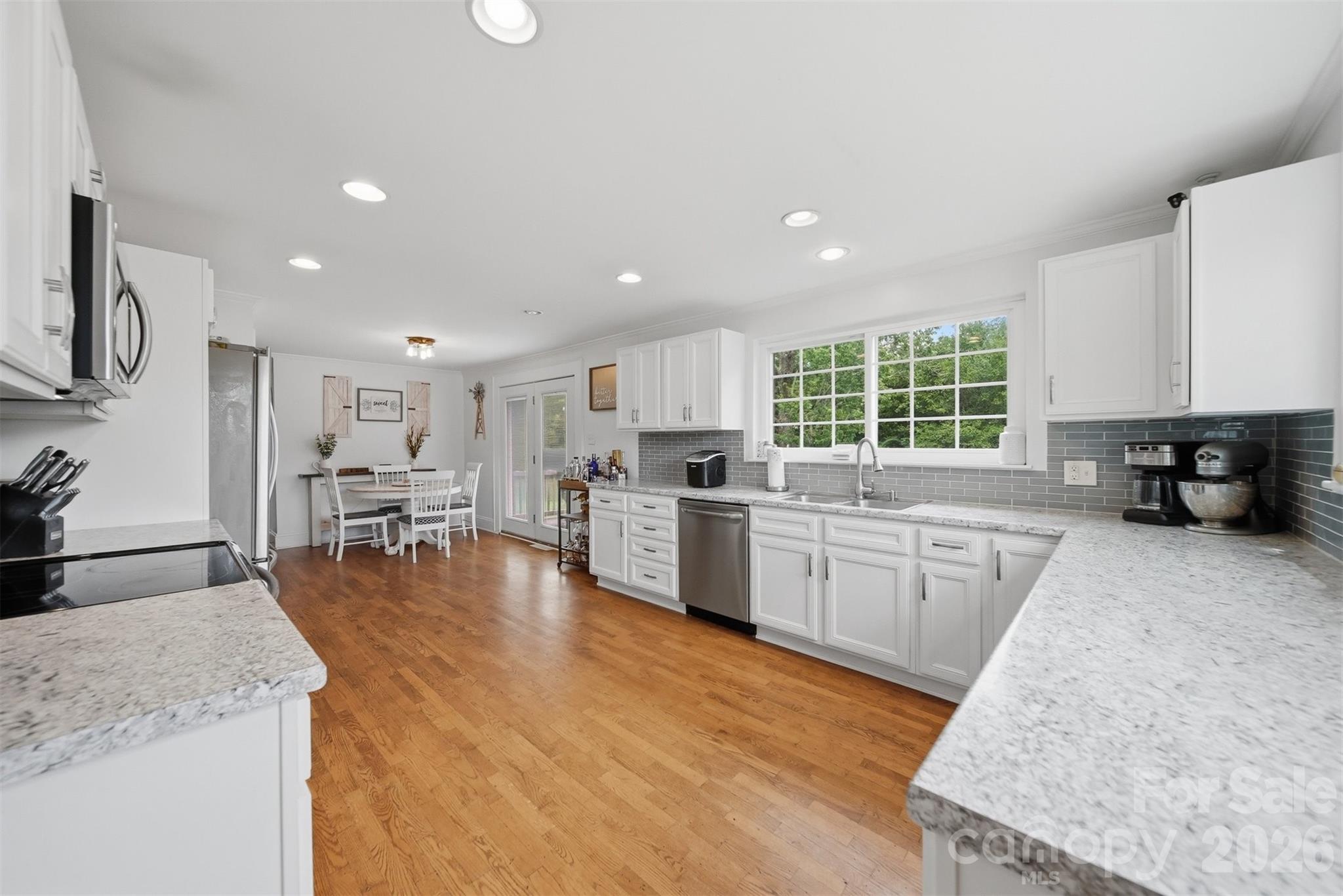 3526 16th Street NE
