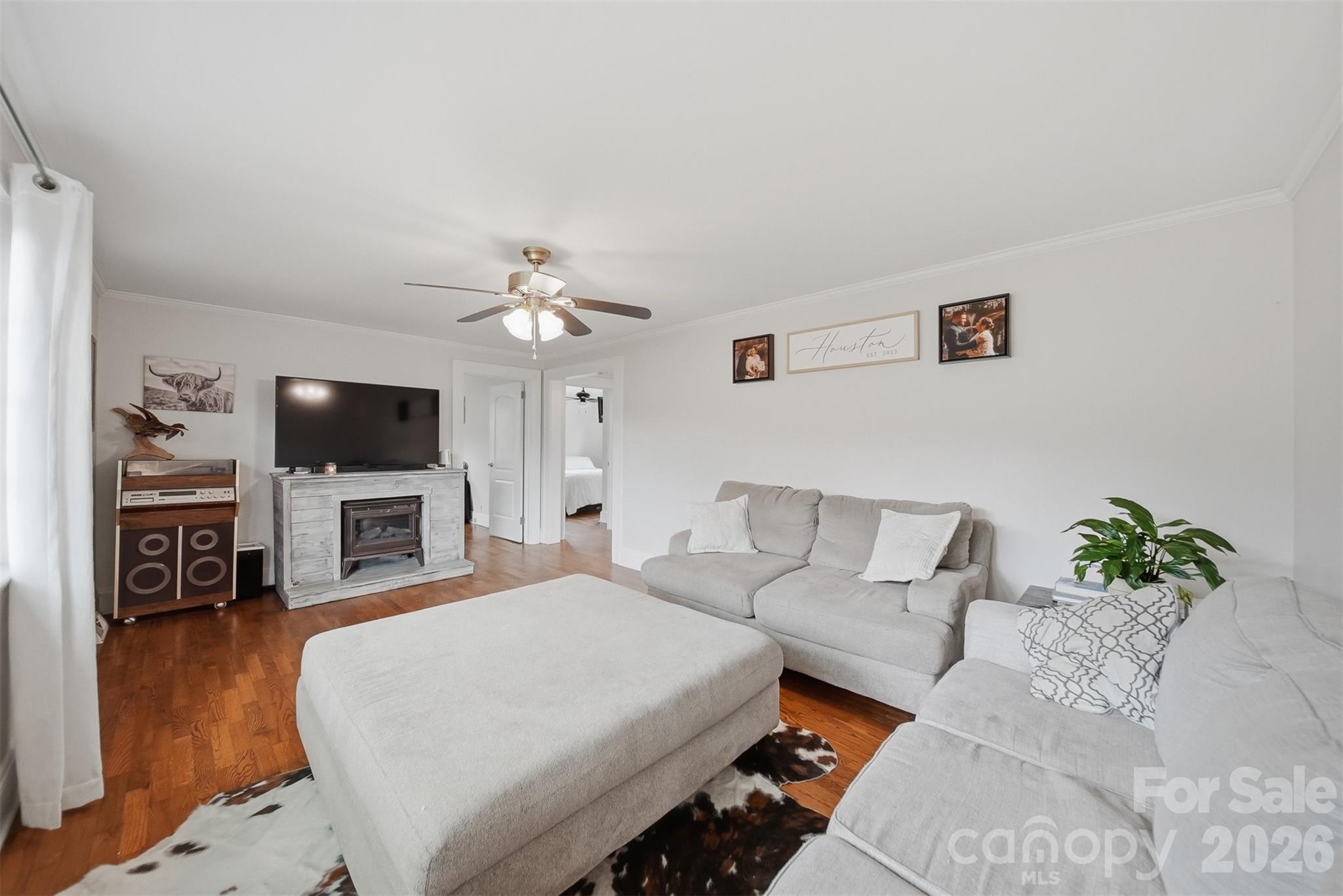 3526 16th Street NE