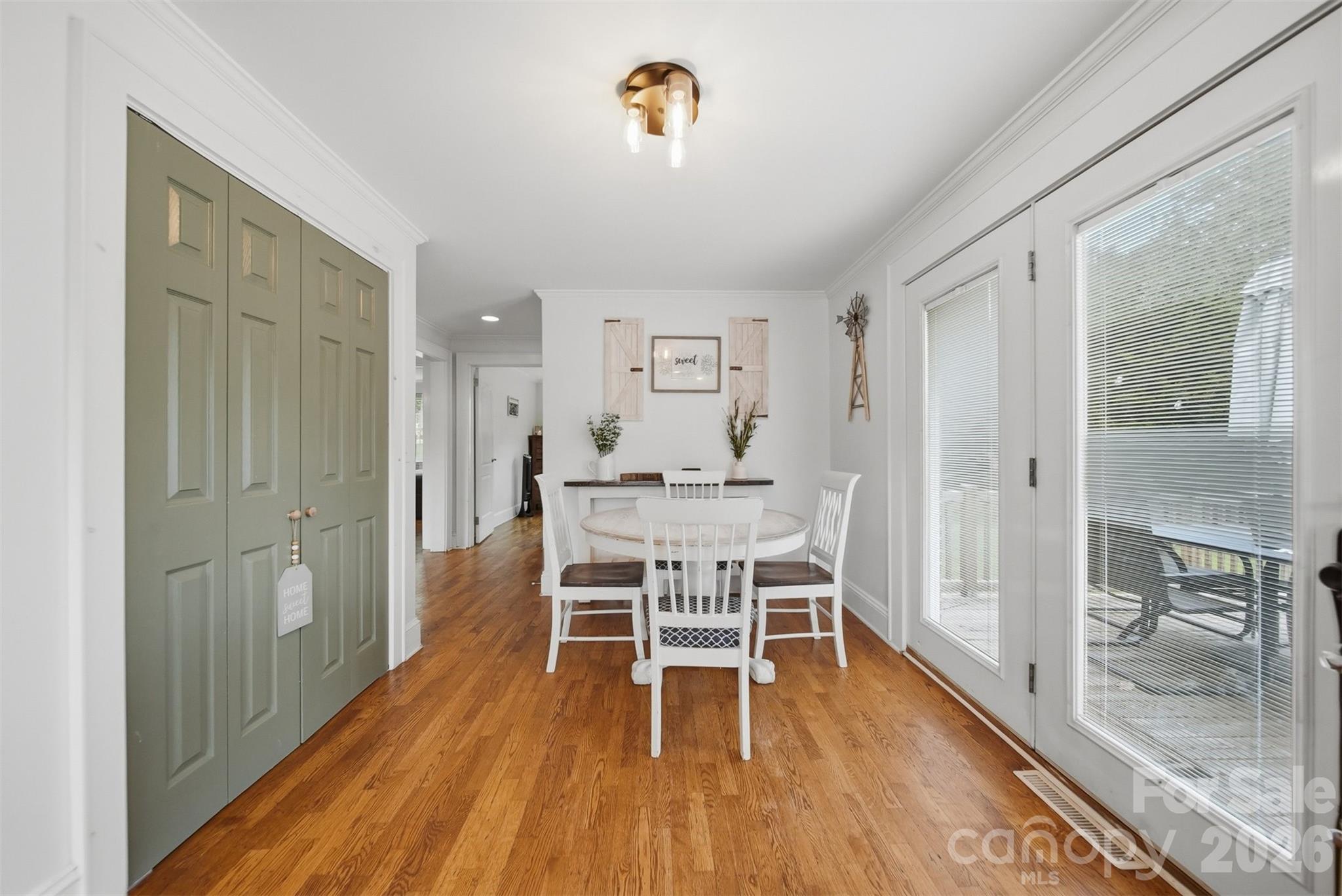3526 16th Street NE