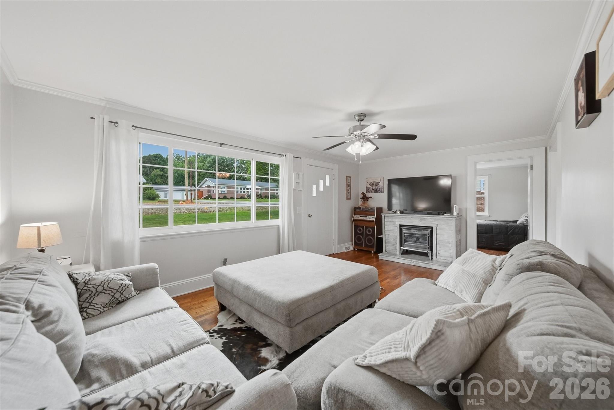 3526 16th Street NE