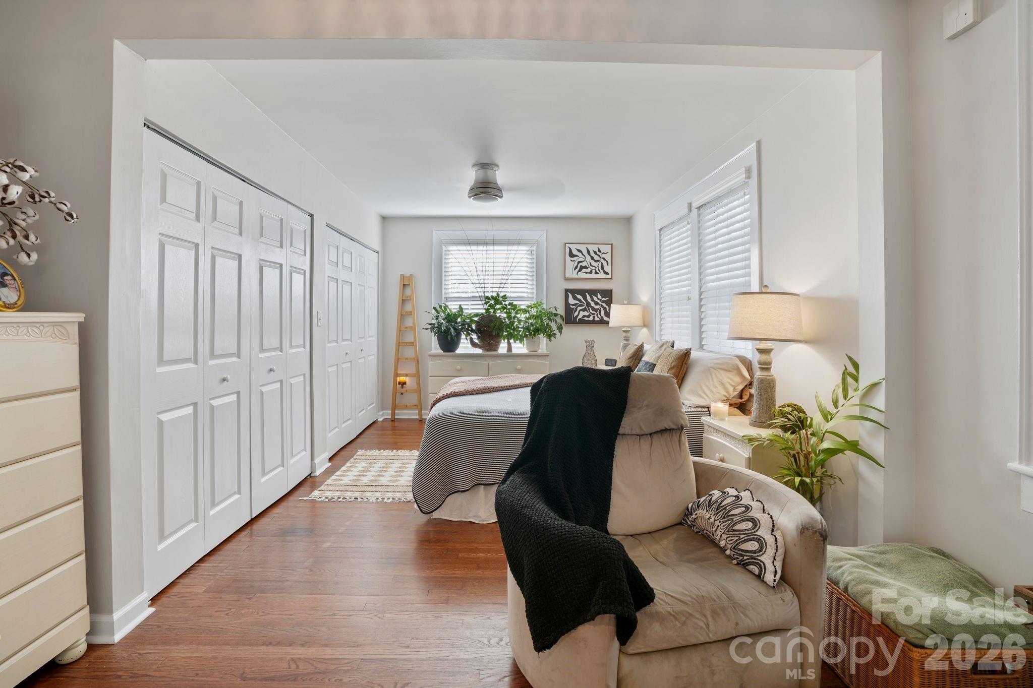 1520 5th Street NE