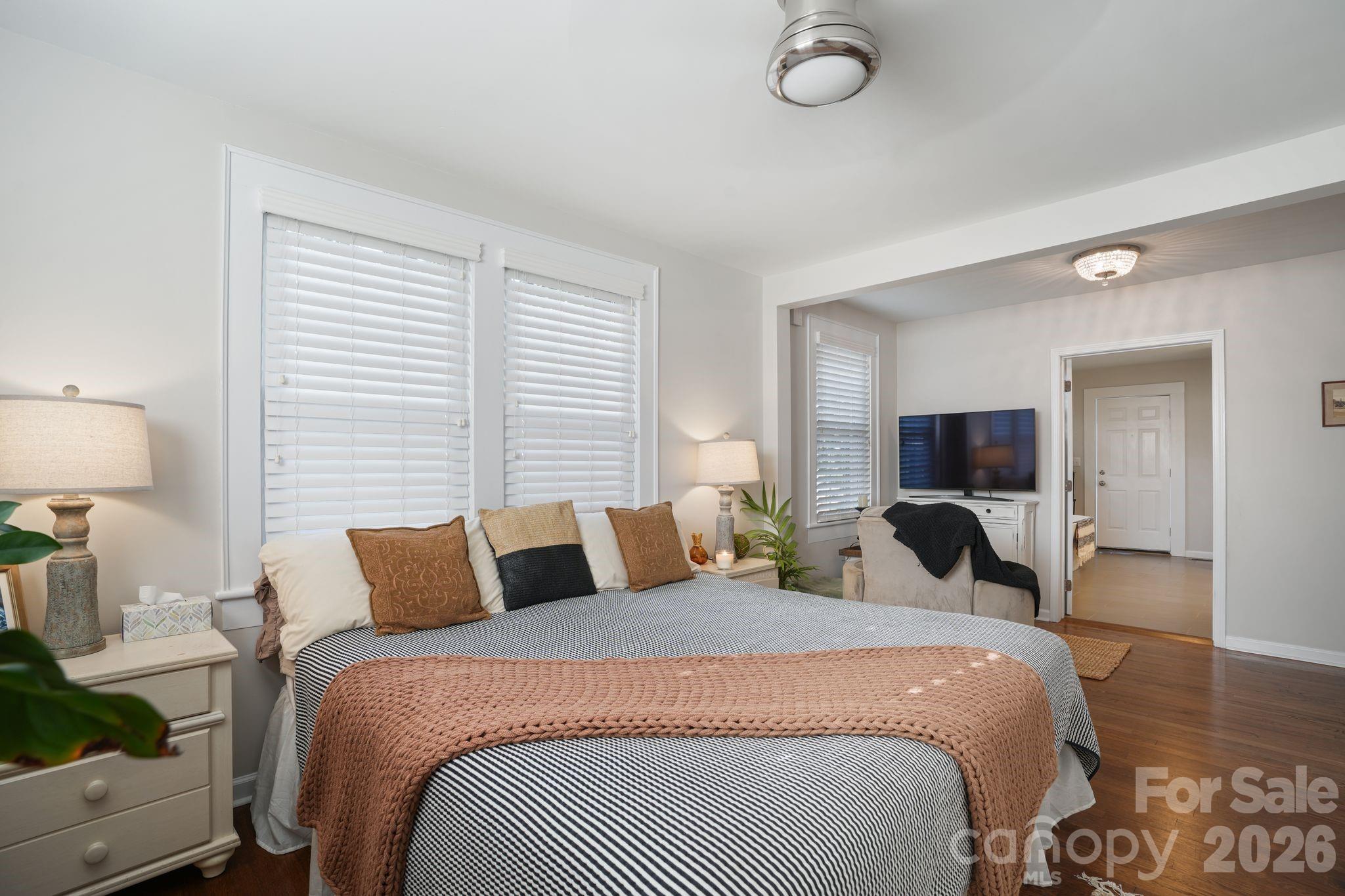 1520 5th Street NE