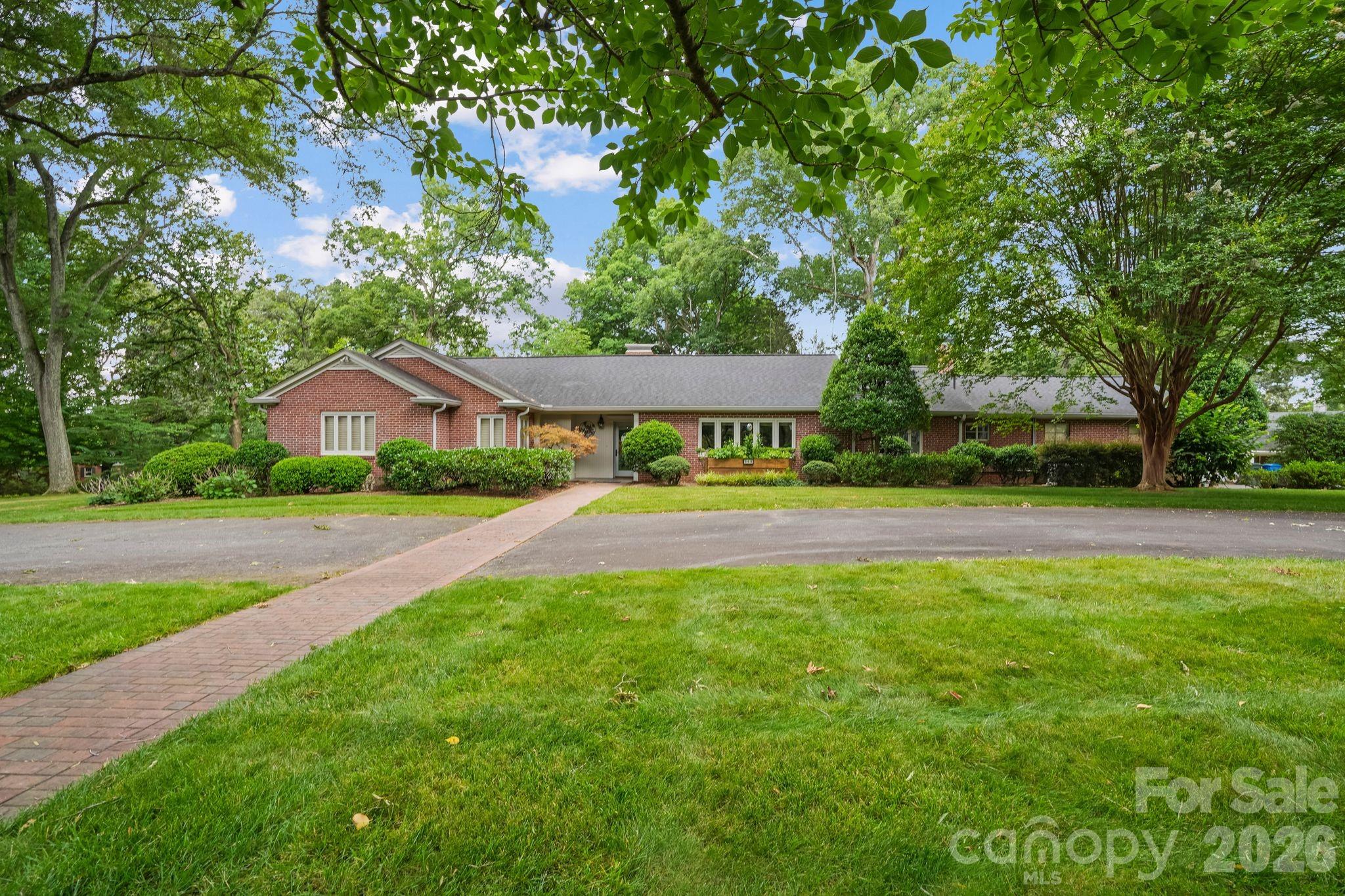 560 11th Avenue Circle NW