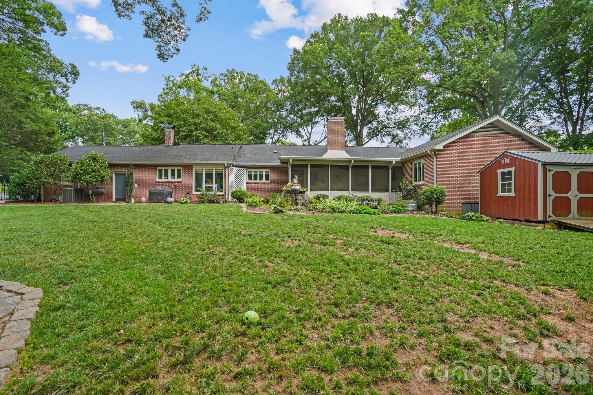 560 11th Avenue Circle NW