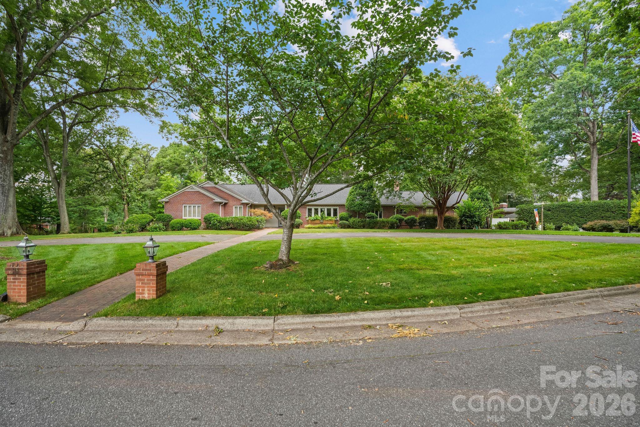 560 11th Avenue Circle NW