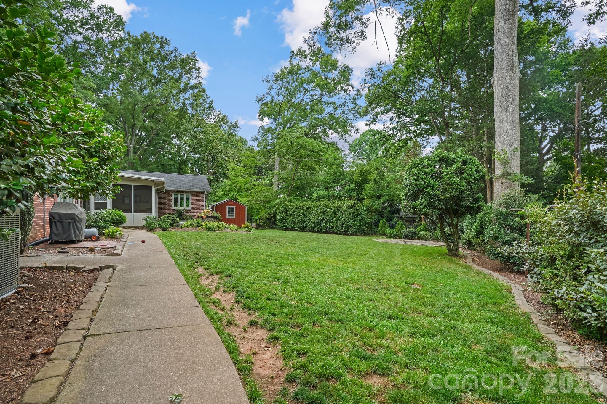 560 11th Avenue Circle NW