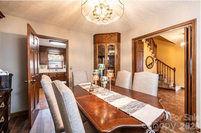 5976 Gold Creek Estate Drive