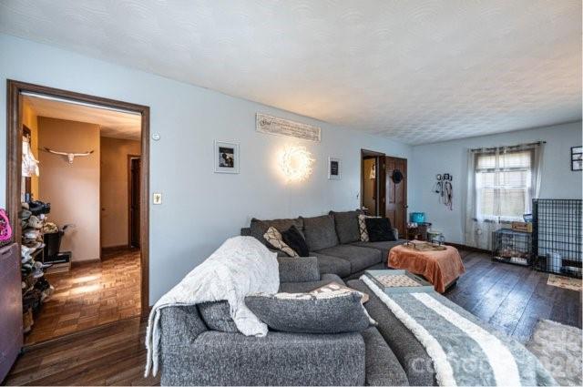 5976 Gold Creek Estate Drive