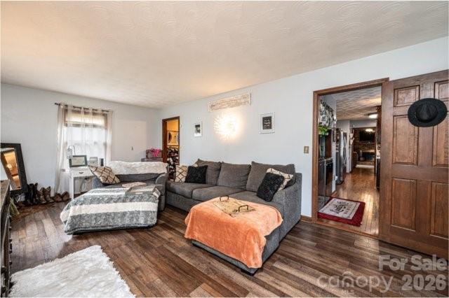 5976 Gold Creek Estate Drive