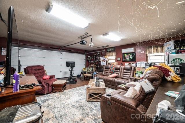 5976 Gold Creek Estate Drive