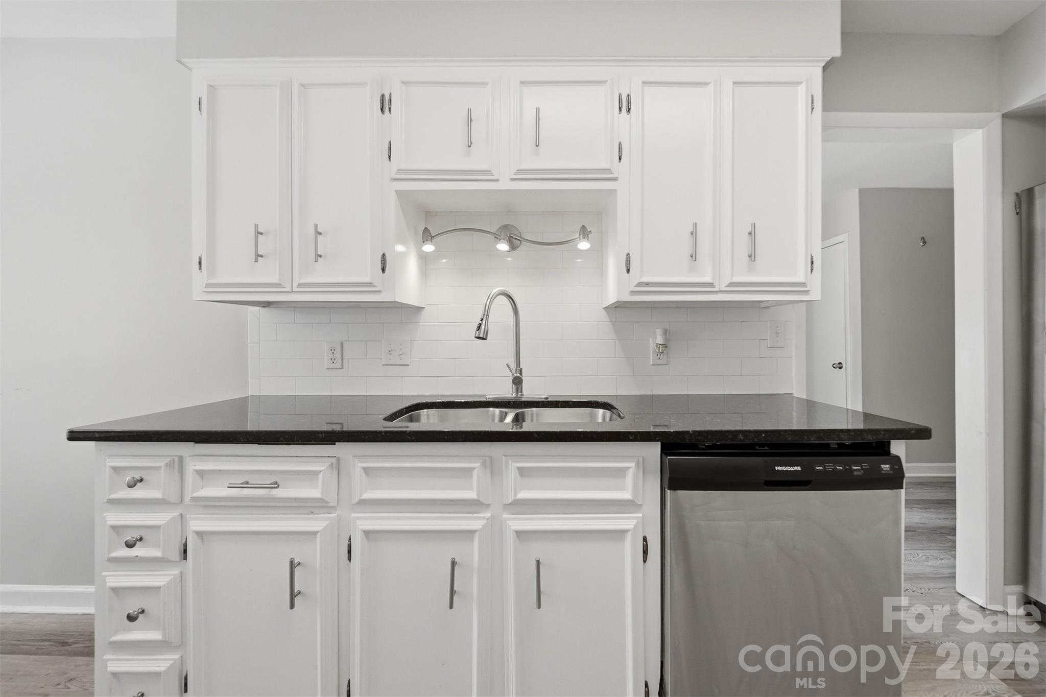 4340 N Center Street Unit: 203