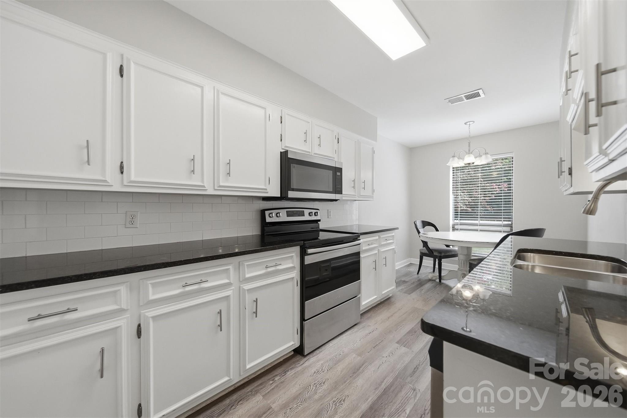 4340 N Center Street Unit: 203