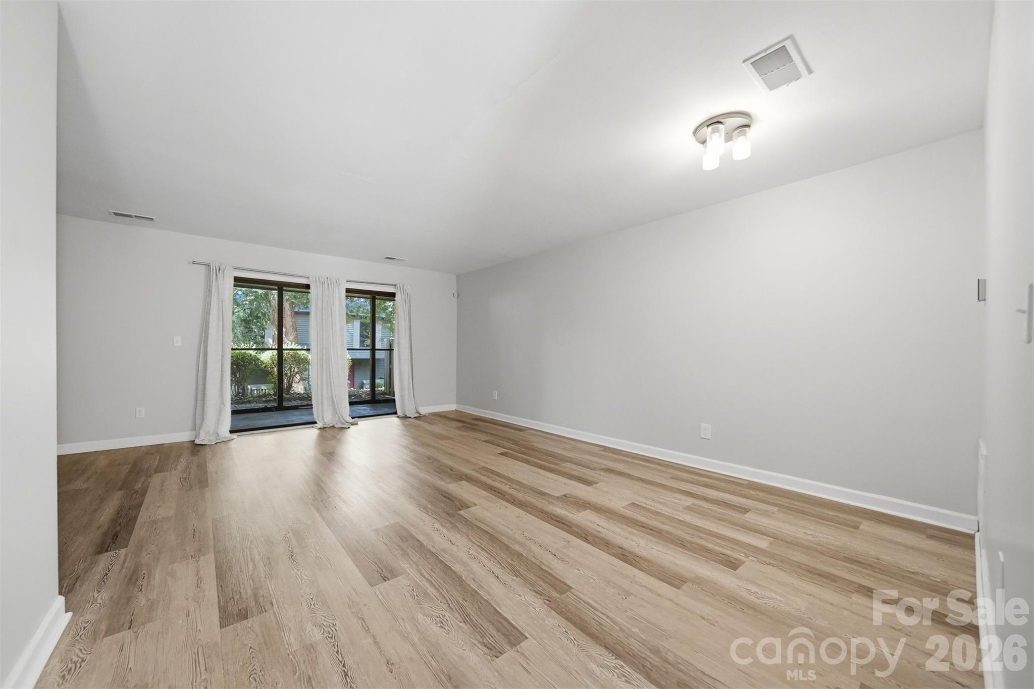 4340 N Center Street Unit: 203