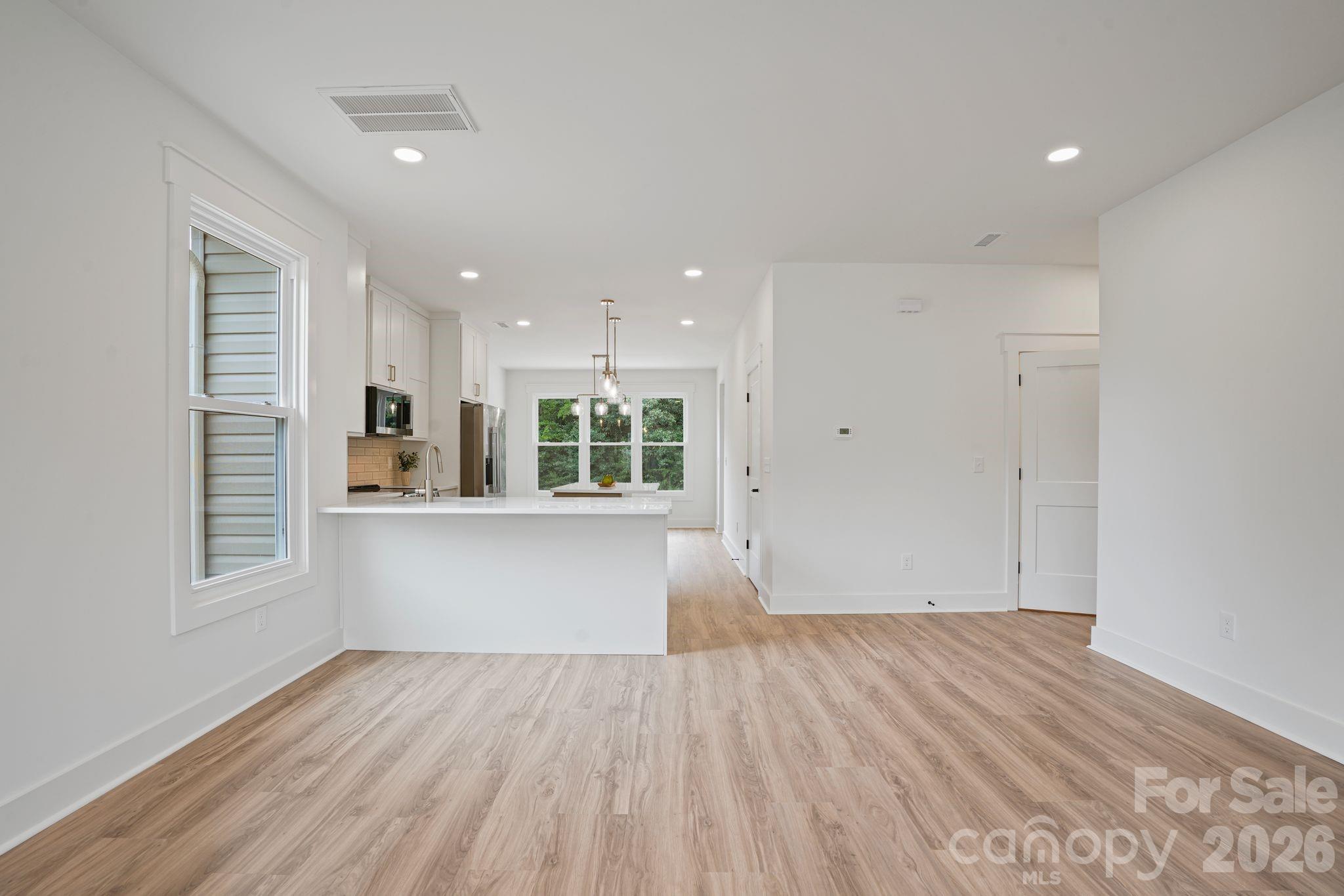 708 Meadowood Street