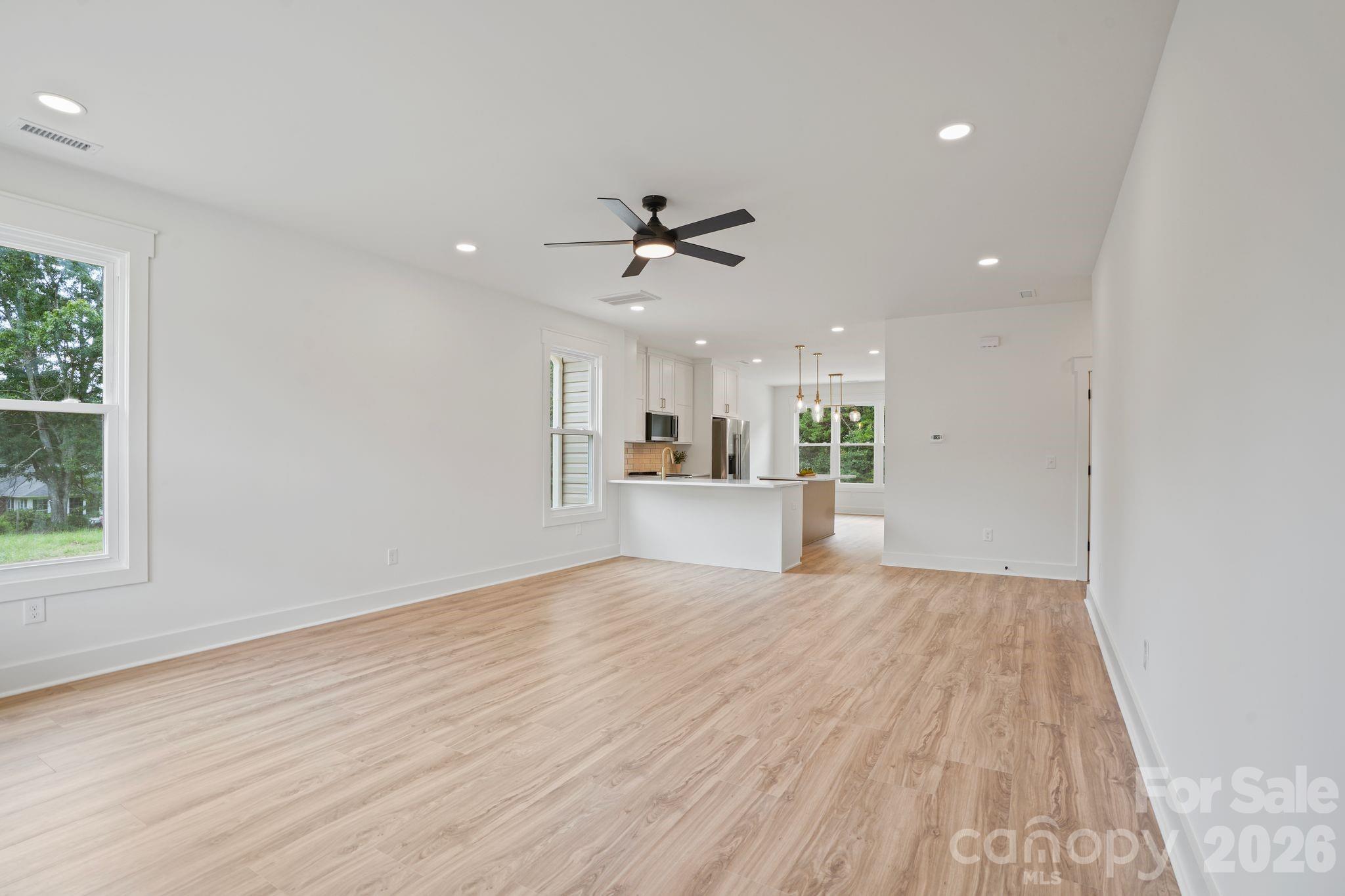 708 Meadowood Street