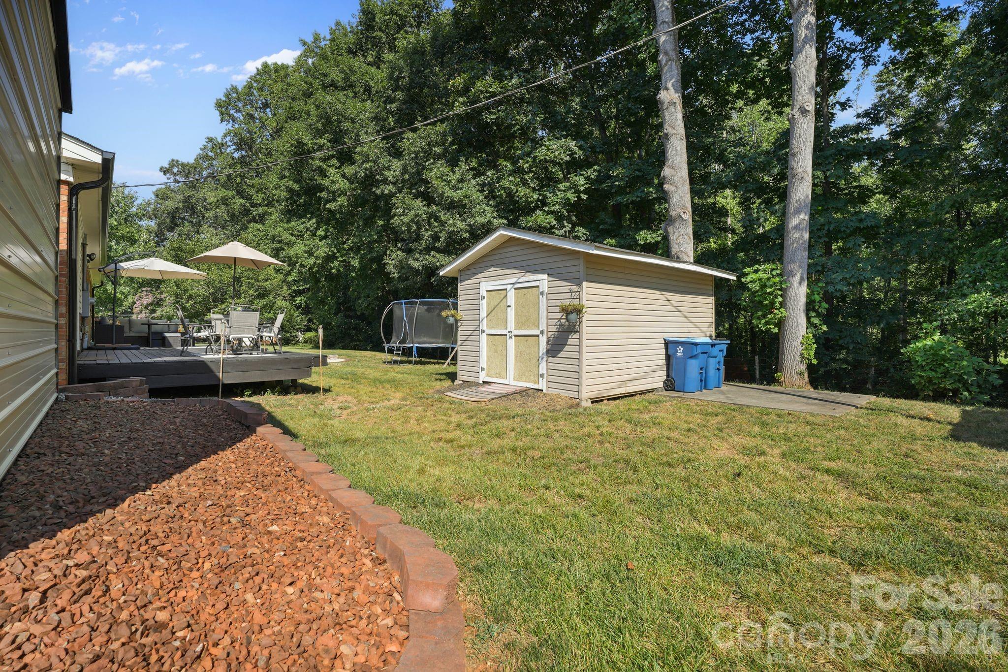 2428 Side Lane