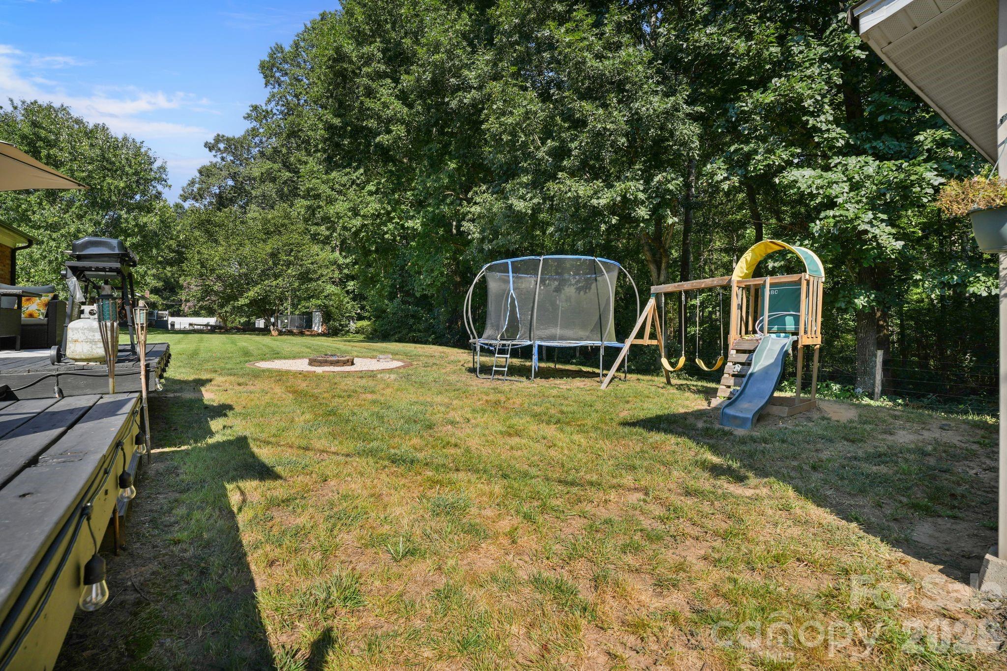 2428 Side Lane