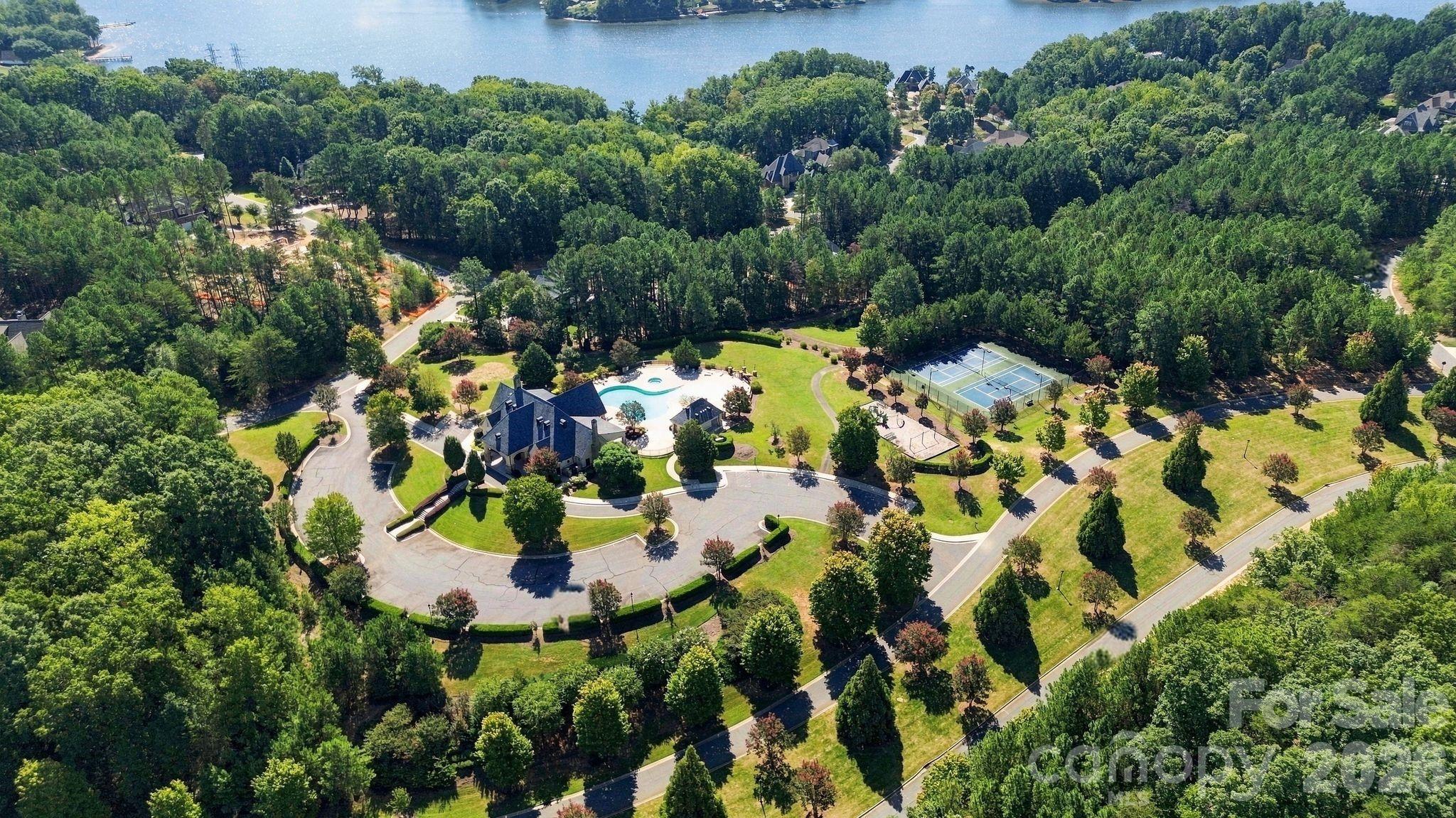 1021 Hartshaw Court