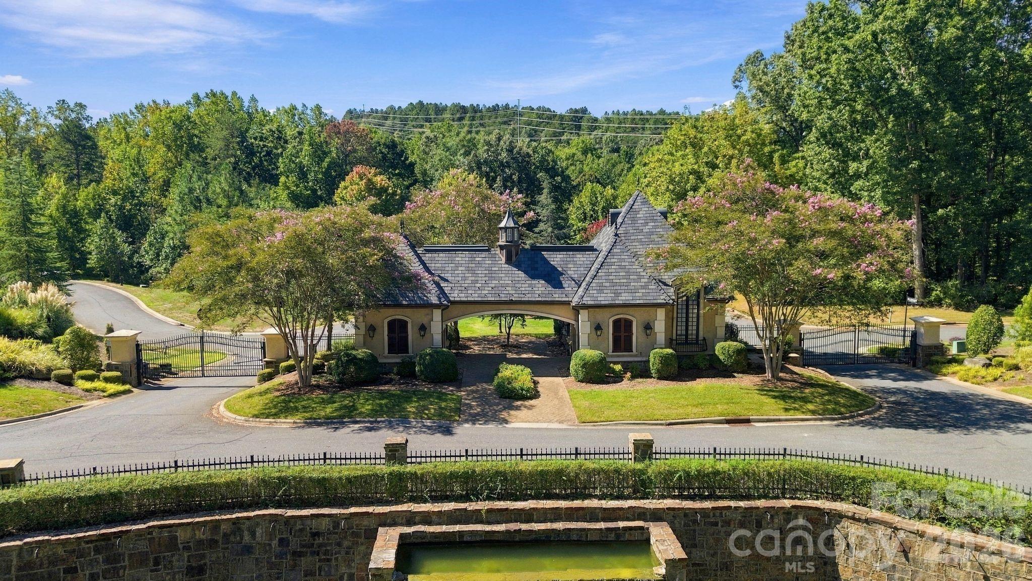 1021 Hartshaw Court