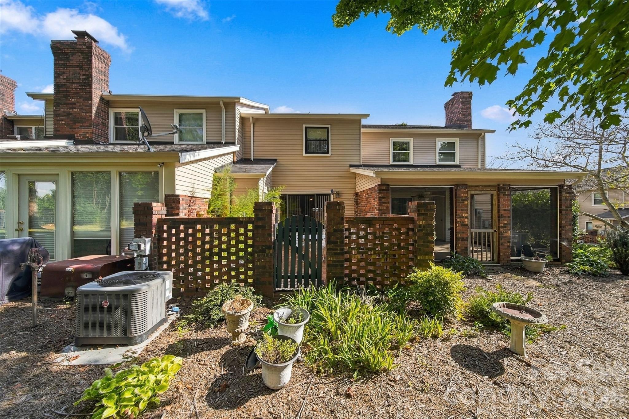 2705 N Center Street Unit: 37